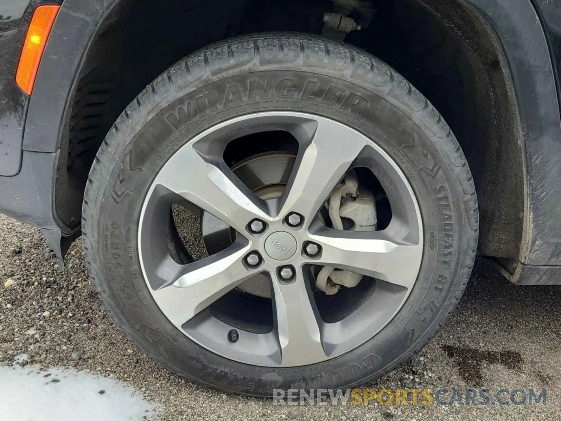 31 Photograph of a damaged car 1C4RJHBG2N8619866 JEEP GRAND CHEROKEE 2022