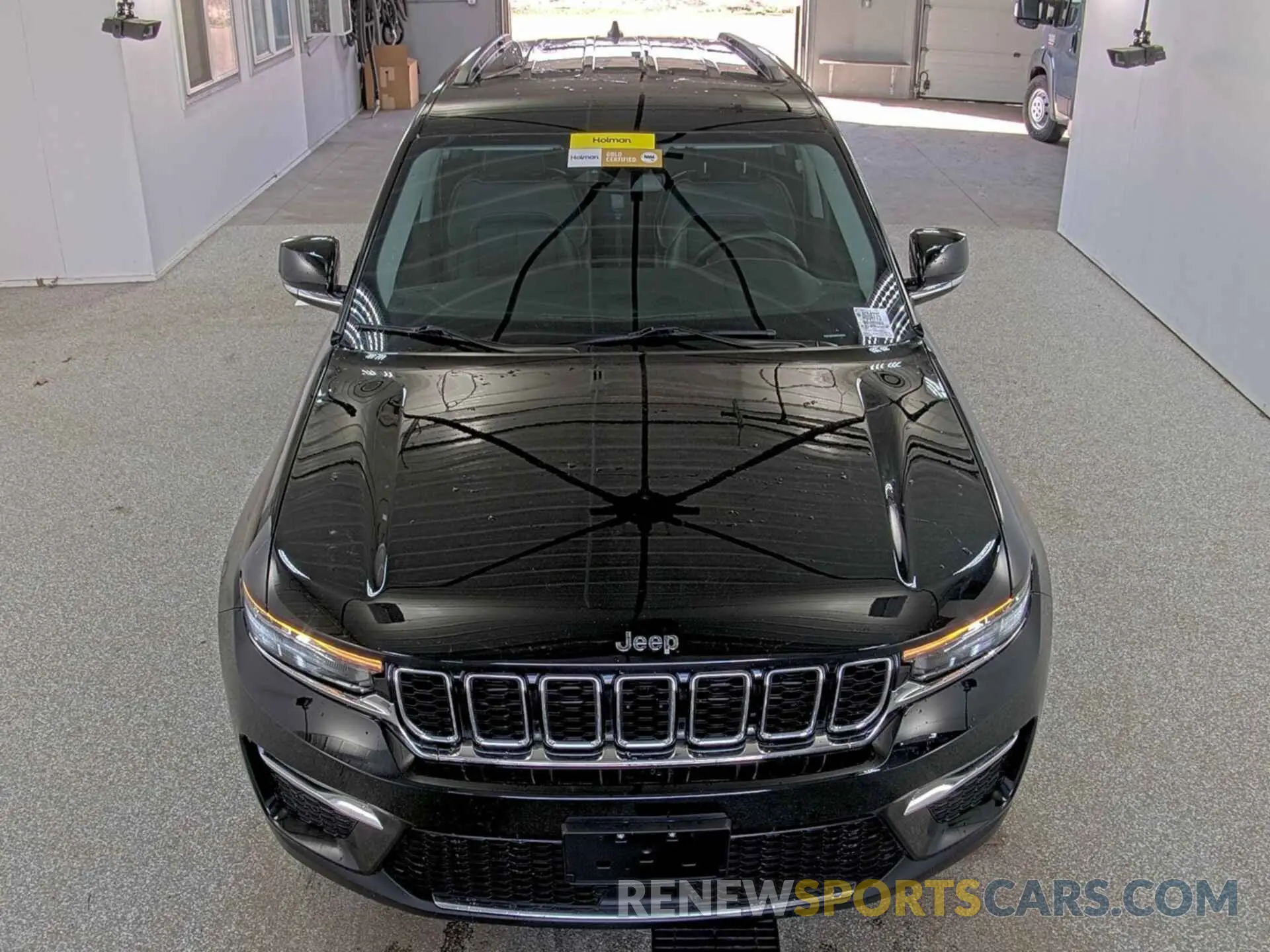 11 Photograph of a damaged car 1C4RJHBG8N8550780 JEEP GRAND CHEROKEE 2022