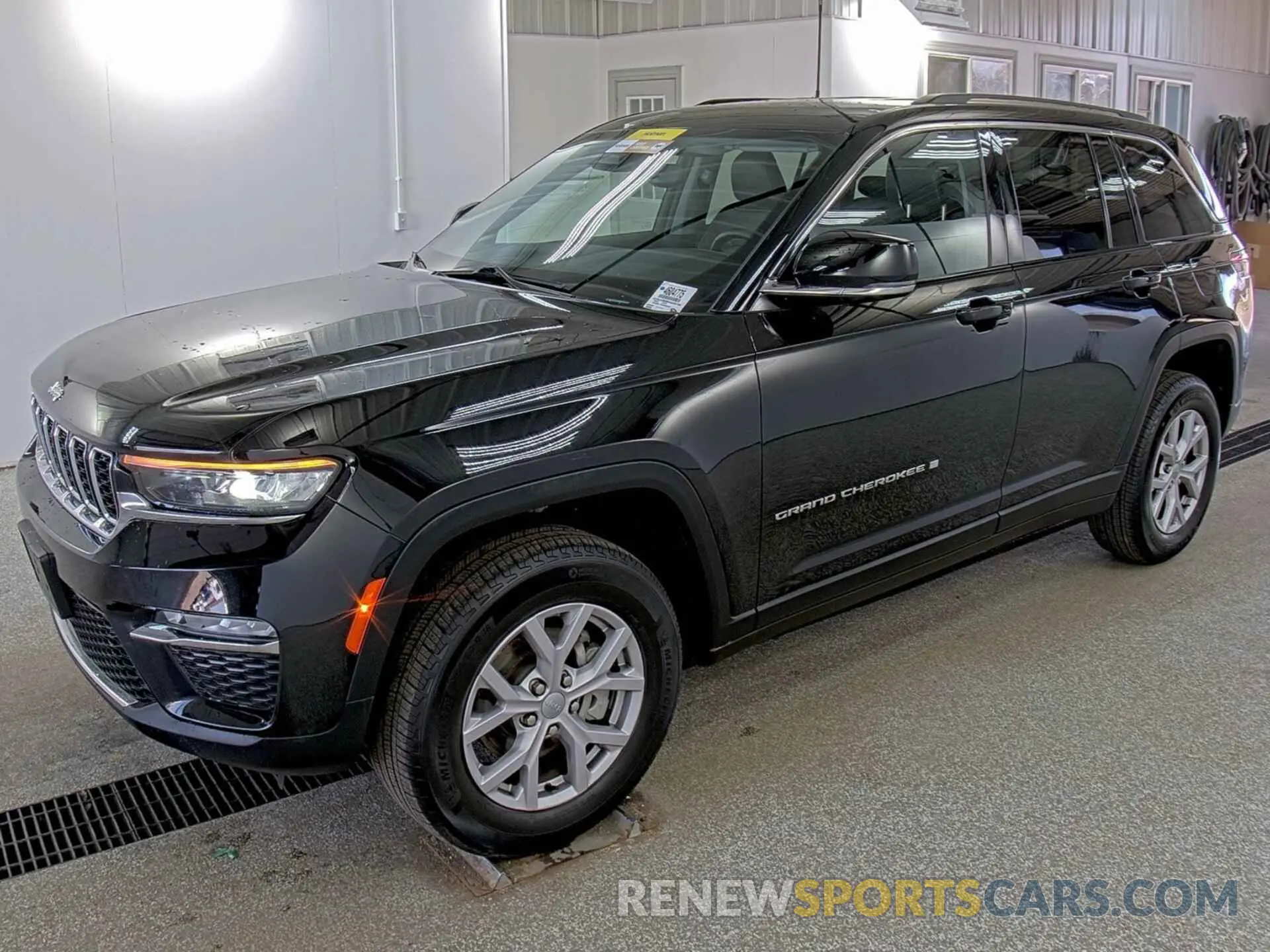 23 Photograph of a damaged car 1C4RJHBG8N8550780 JEEP GRAND CHEROKEE 2022