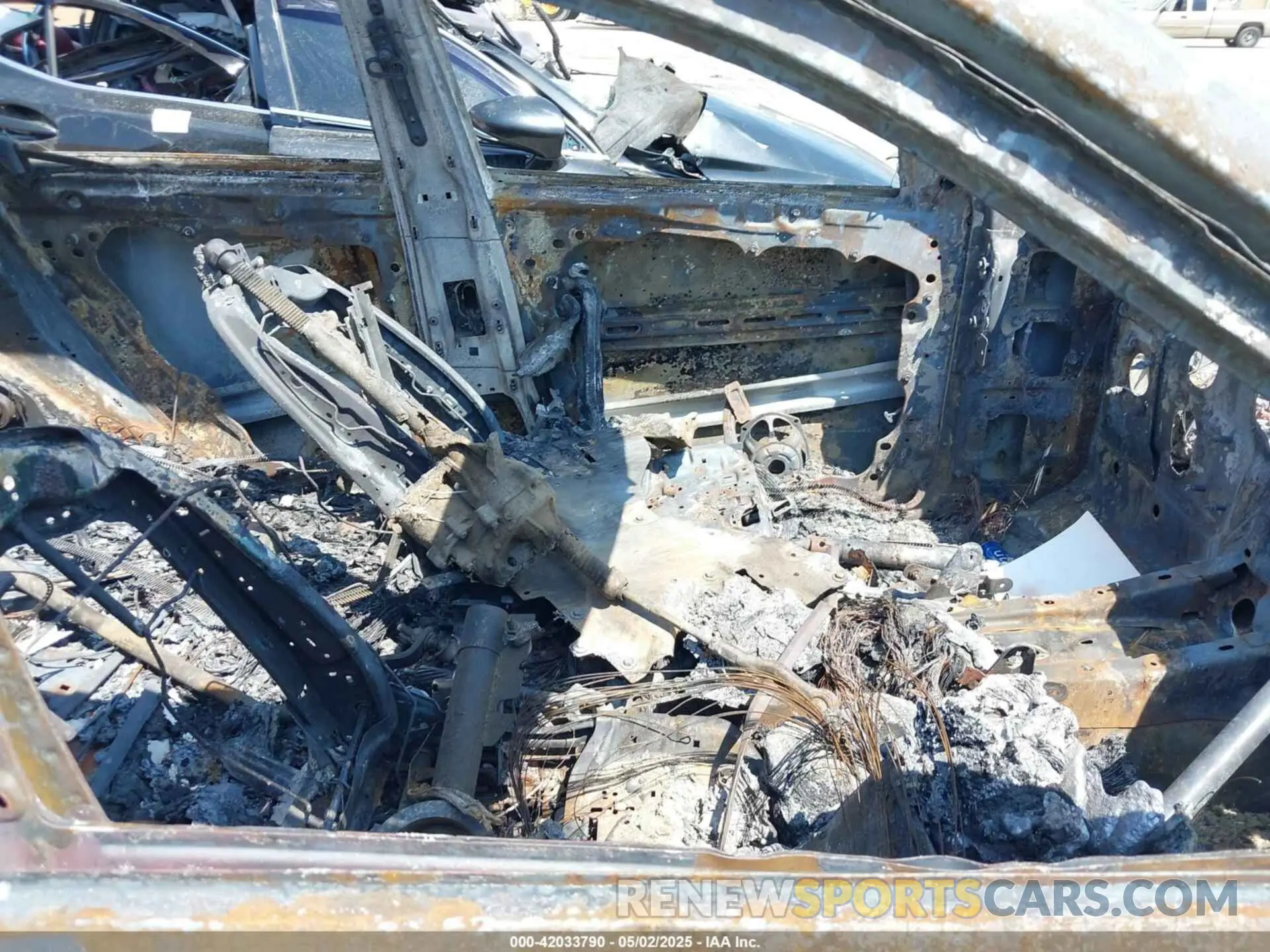 5 Photograph of a damaged car 1C4RJHBG9N8594125 JEEP GRAND CHEROKEE 2022