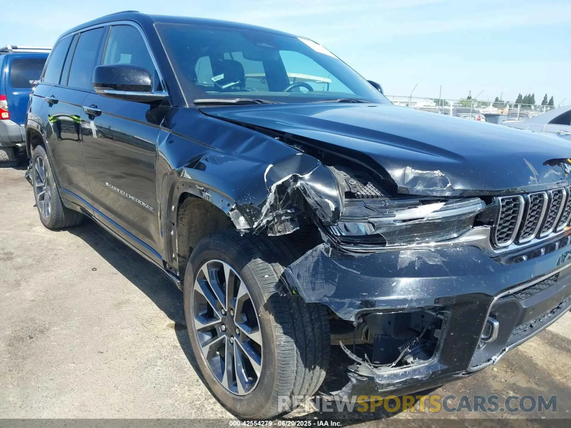 6 Photograph of a damaged car 1C4RJHDG1N8623744 JEEP GRAND CHEROKEE 2022