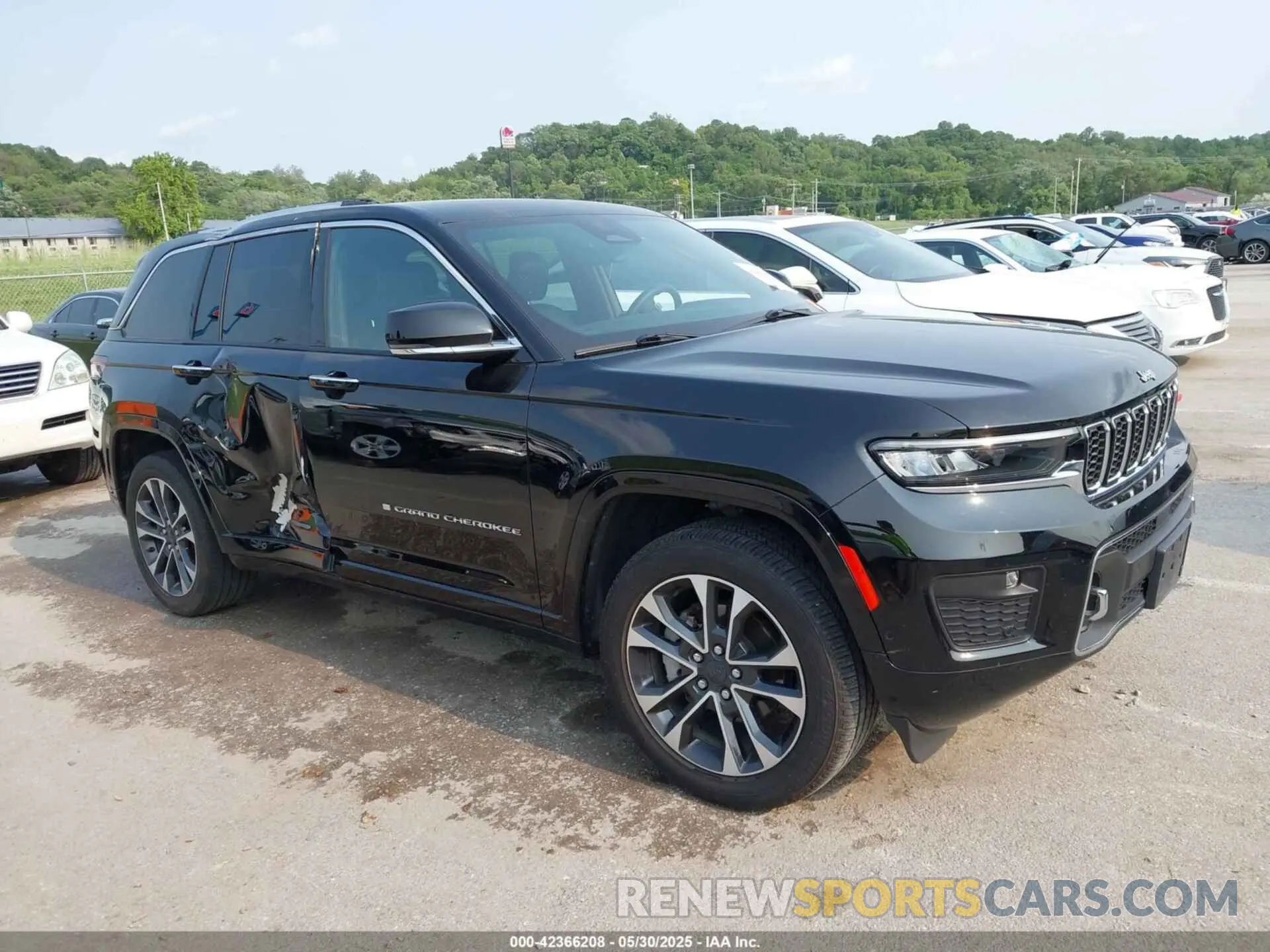 13 Photograph of a damaged car 1C4RJHDG3N8607318 JEEP GRAND CHEROKEE 2022