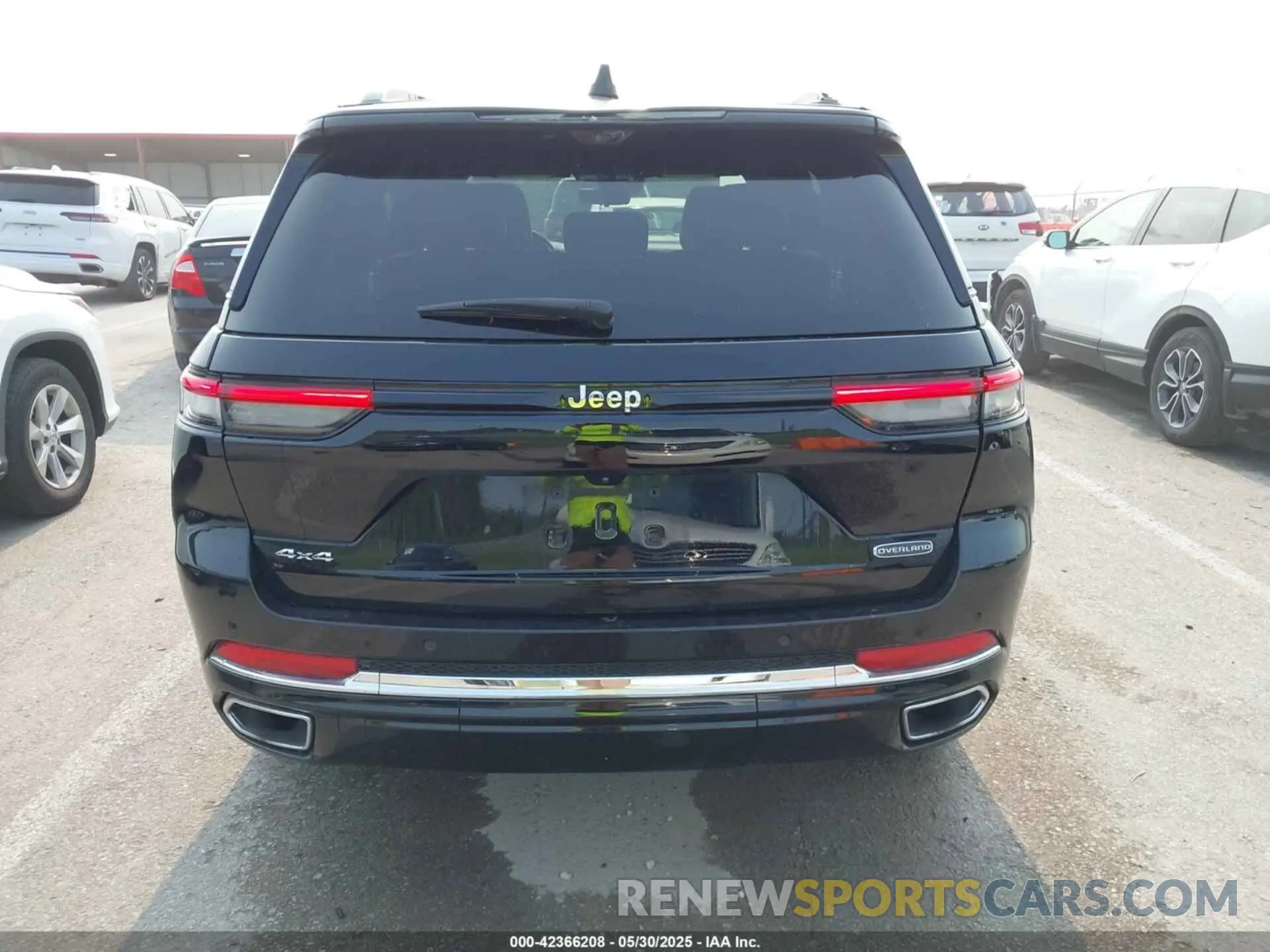 16 Photograph of a damaged car 1C4RJHDG3N8607318 JEEP GRAND CHEROKEE 2022