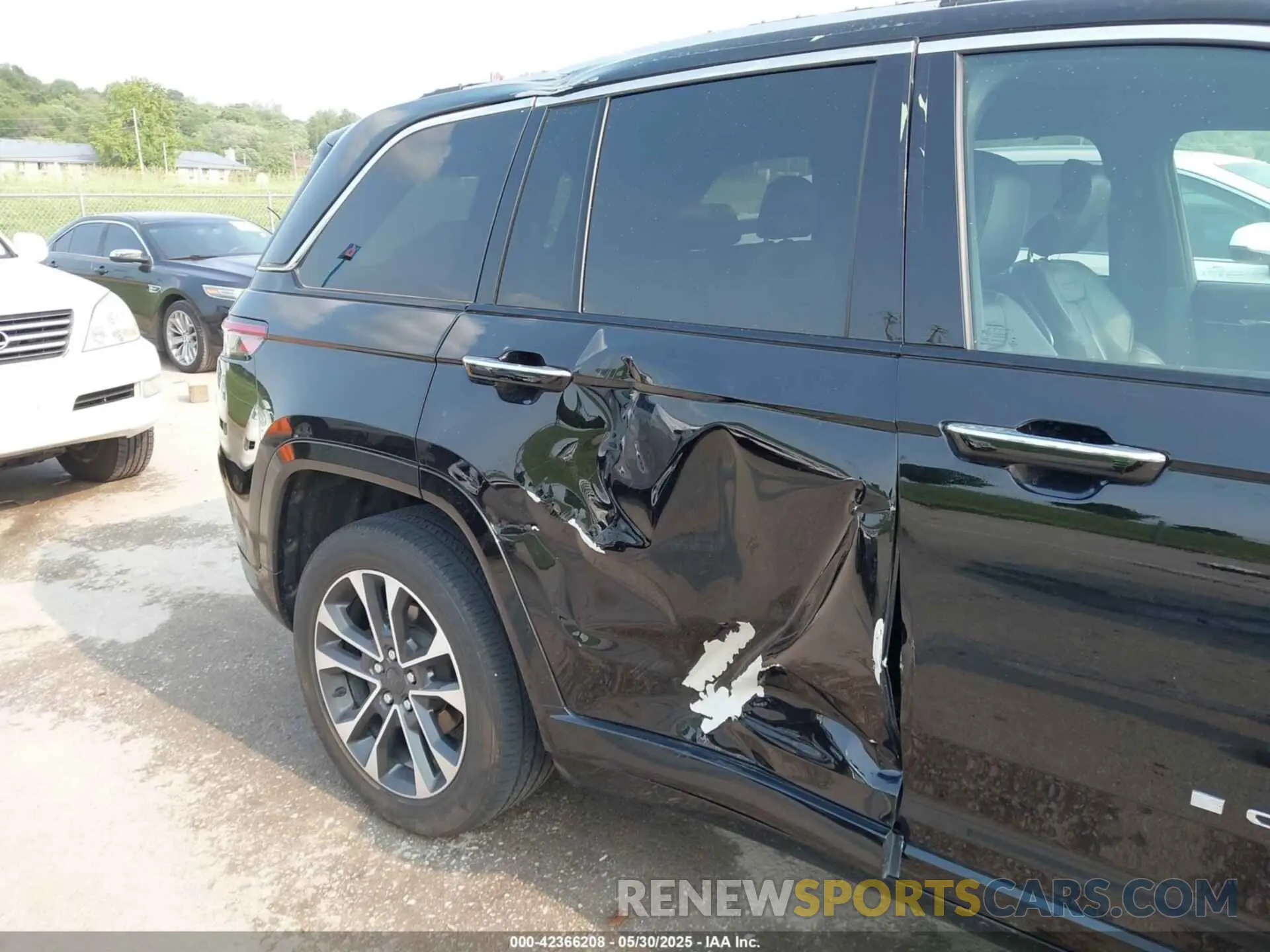 6 Photograph of a damaged car 1C4RJHDG3N8607318 JEEP GRAND CHEROKEE 2022