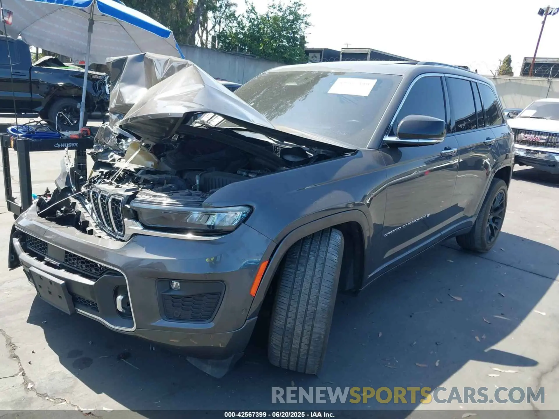 2 Photograph of a damaged car 1C4RJHDG7N8591222 JEEP GRAND CHEROKEE 2022