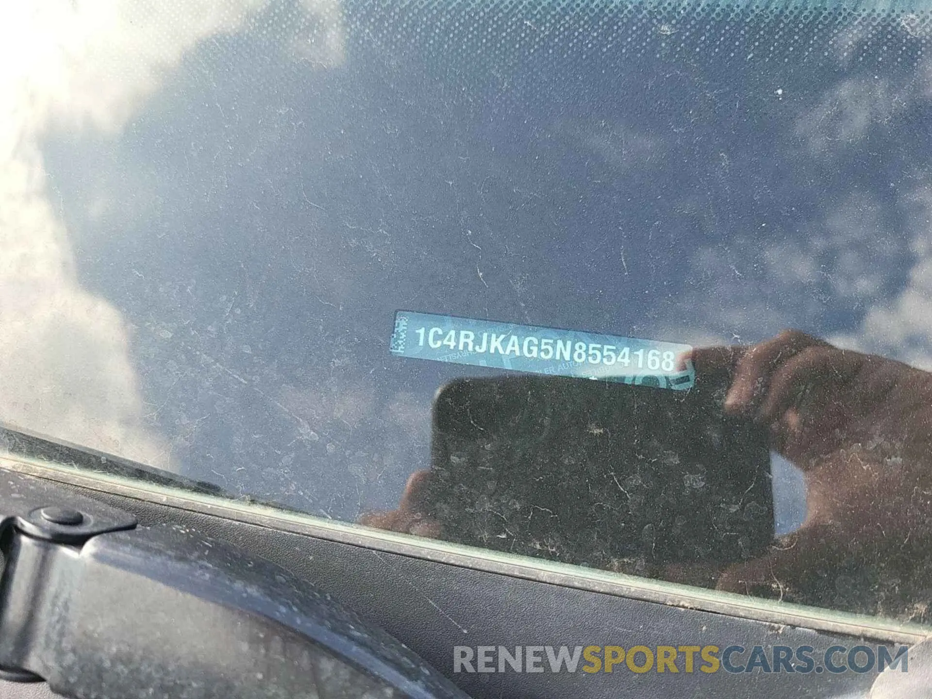 10 Photograph of a damaged car 1C4RJKAG5N8554168 JEEP GRAND CHEROKEE 2022