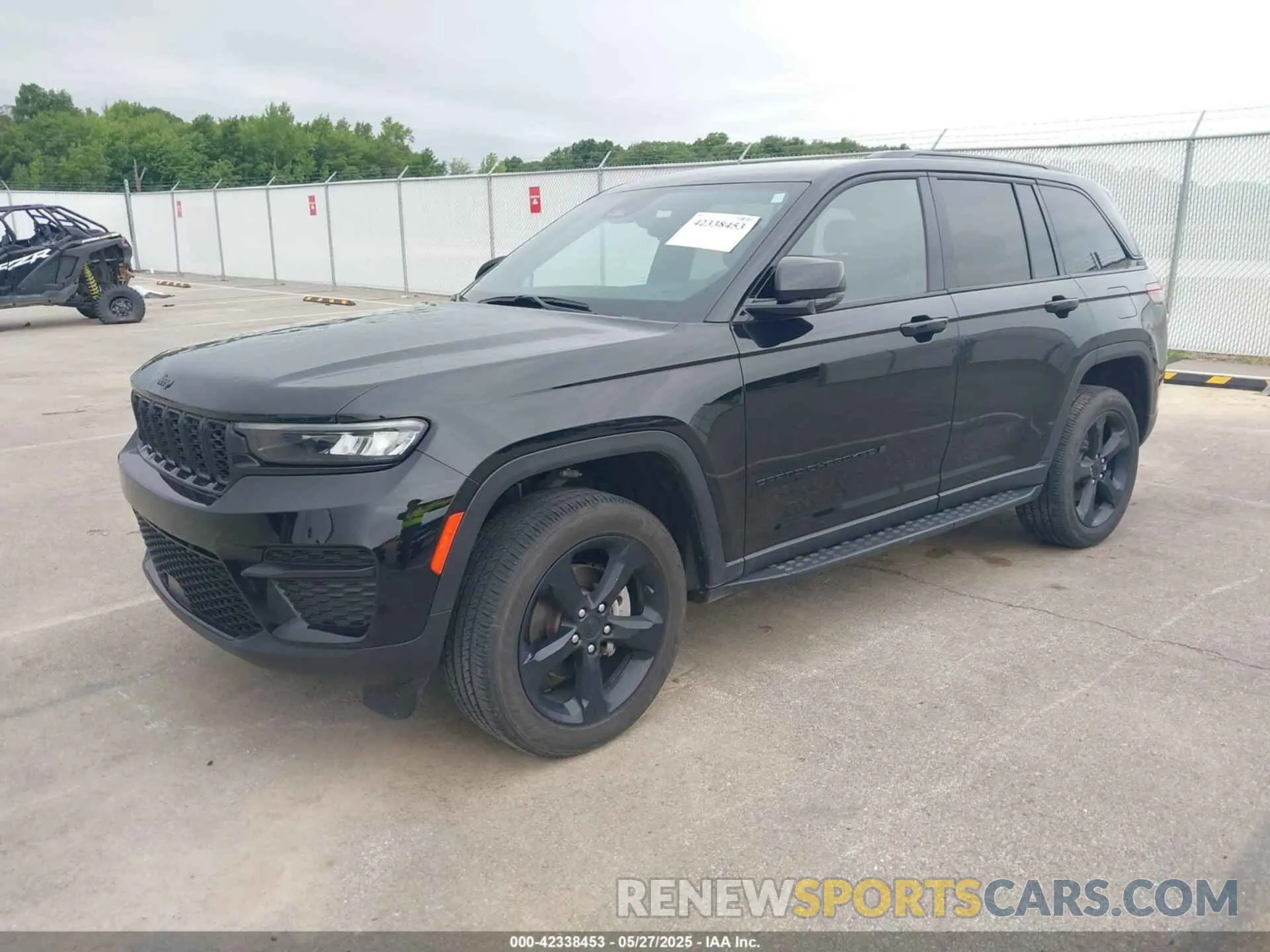 2 Фотография поврежденного автомобиля 1C4RJGAG8PC648073 JEEP GRAND CHEROKEE 2023