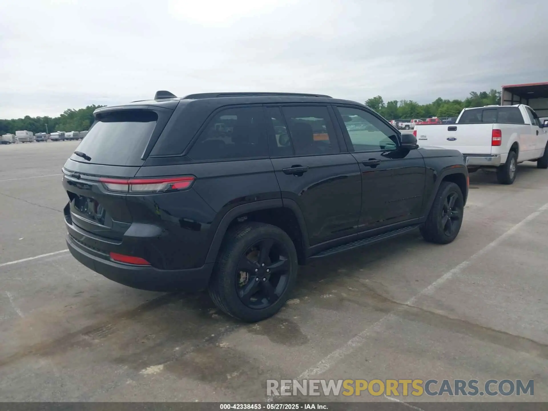 4 Фотография поврежденного автомобиля 1C4RJGAG8PC648073 JEEP GRAND CHEROKEE 2023