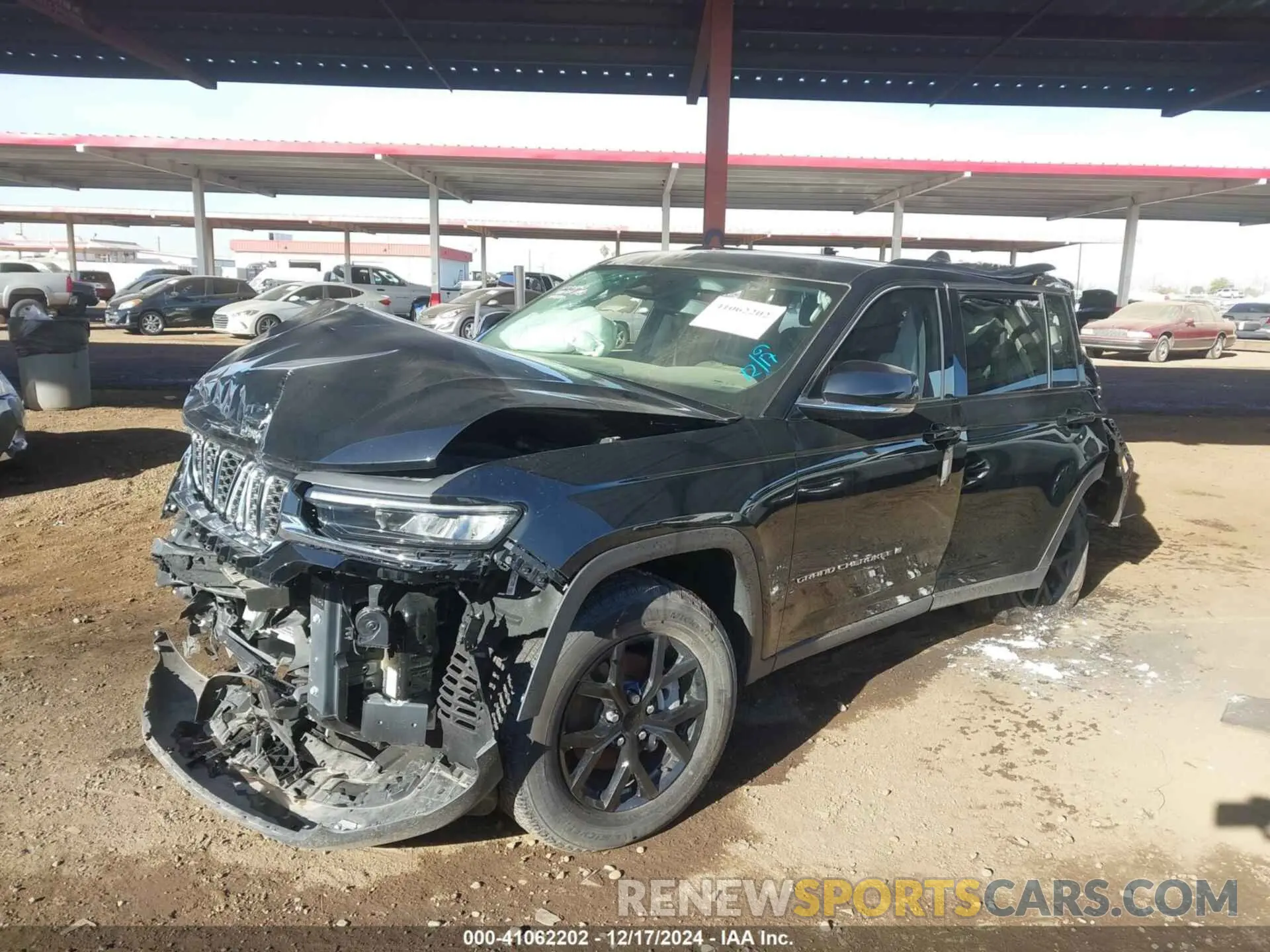 2 Фотография поврежденного автомобиля 1C4RJGBG0PC563940 JEEP GRAND CHEROKEE 2023