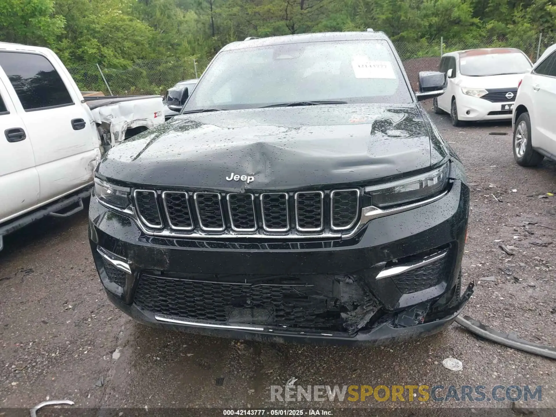 12 Photograph of a damaged car 1C4RJGBG1PC523186 JEEP GRAND CHEROKEE 2023