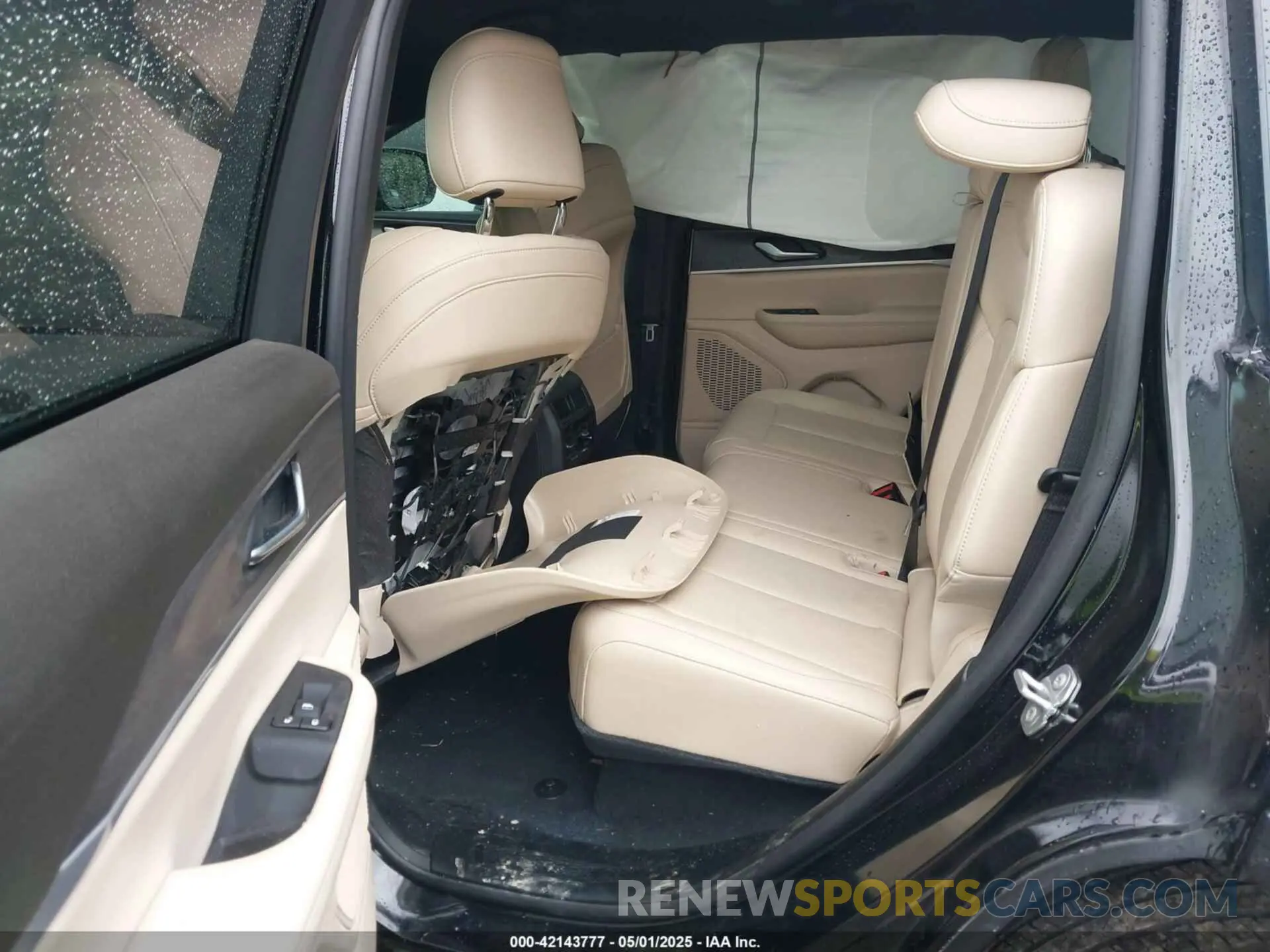 8 Photograph of a damaged car 1C4RJGBG1PC523186 JEEP GRAND CHEROKEE 2023