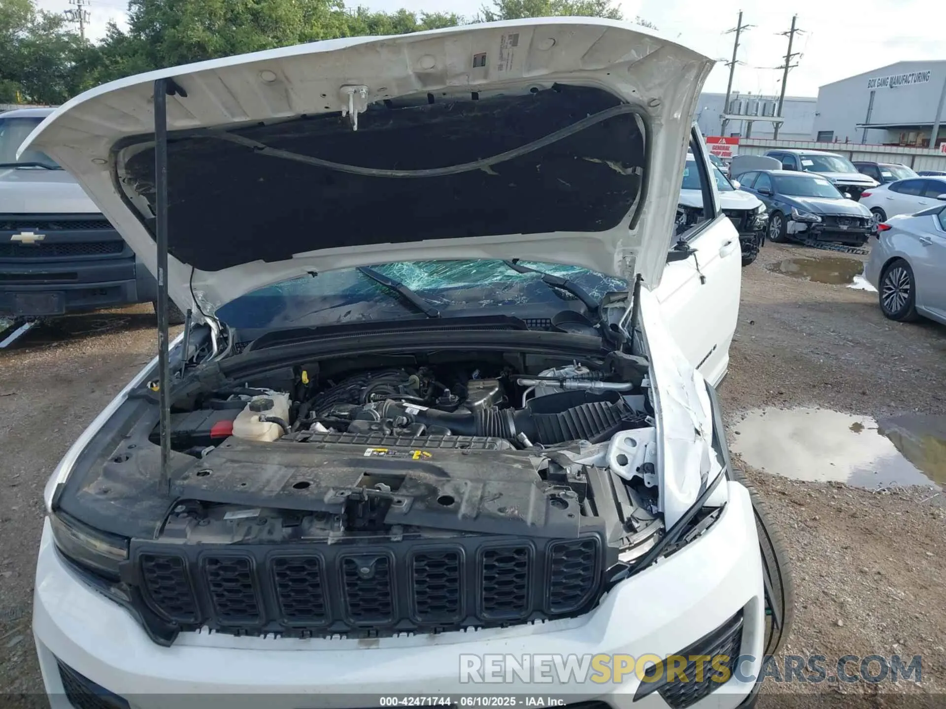10 Фотография поврежденного автомобиля 1C4RJGBG2PC502847 JEEP GRAND CHEROKEE 2023