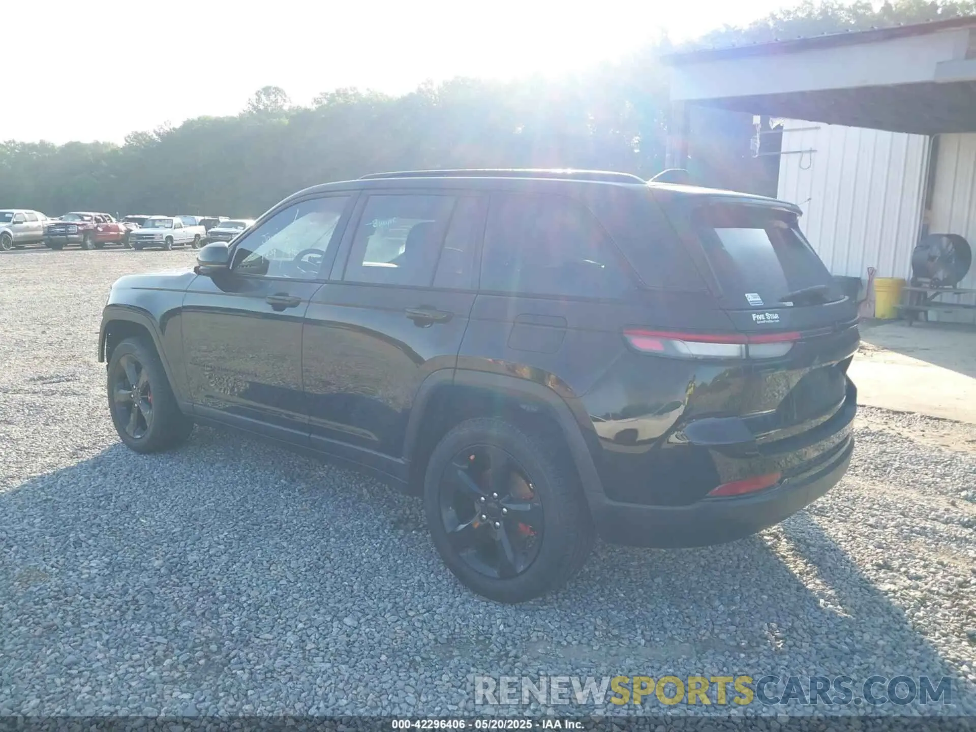 3 Photograph of a damaged car 1C4RJGBG4PC503126 JEEP GRAND CHEROKEE 2023