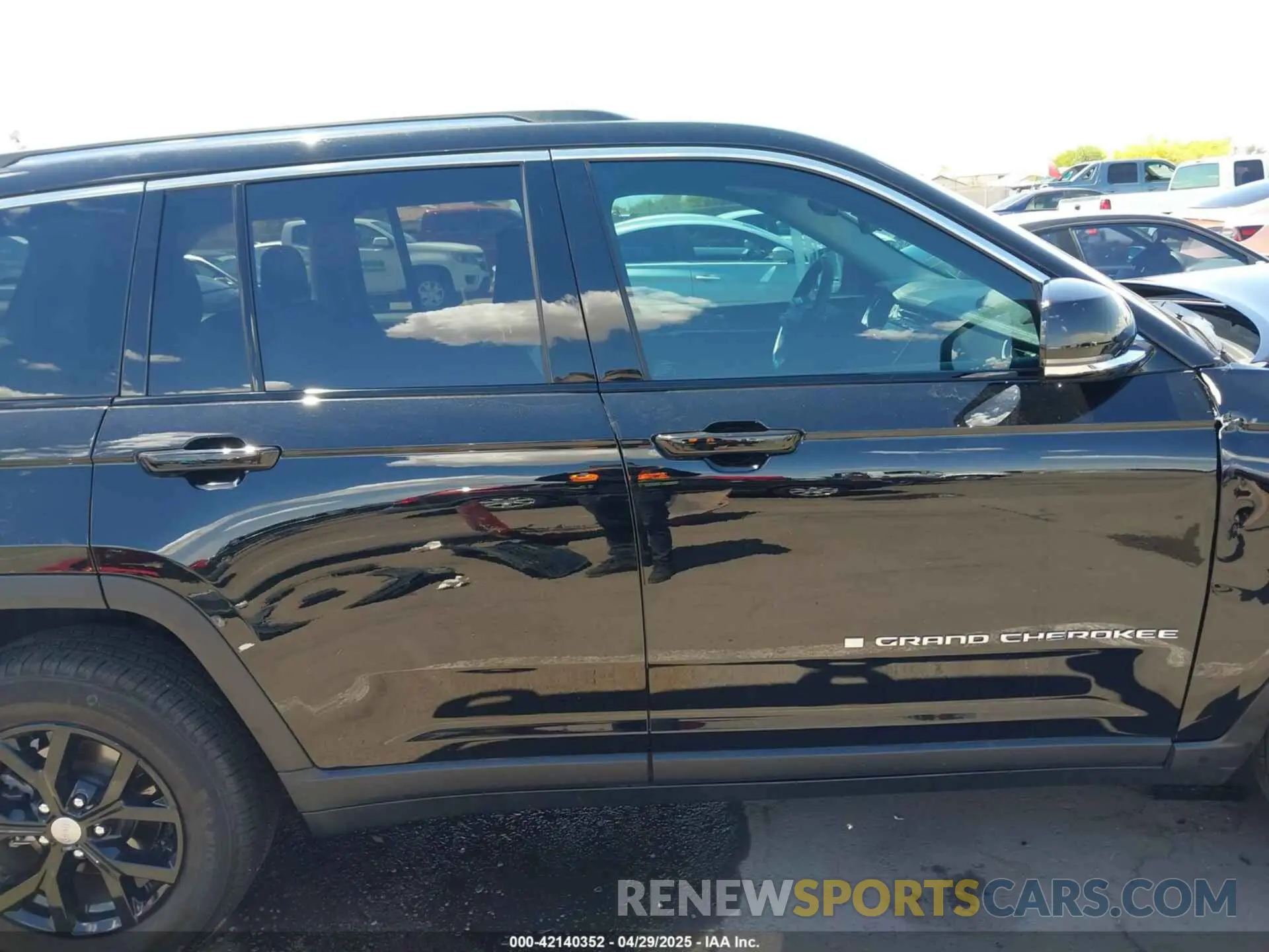 13 Photograph of a damaged car 1C4RJGBG7PC579147 JEEP GRAND CHEROKEE 2023