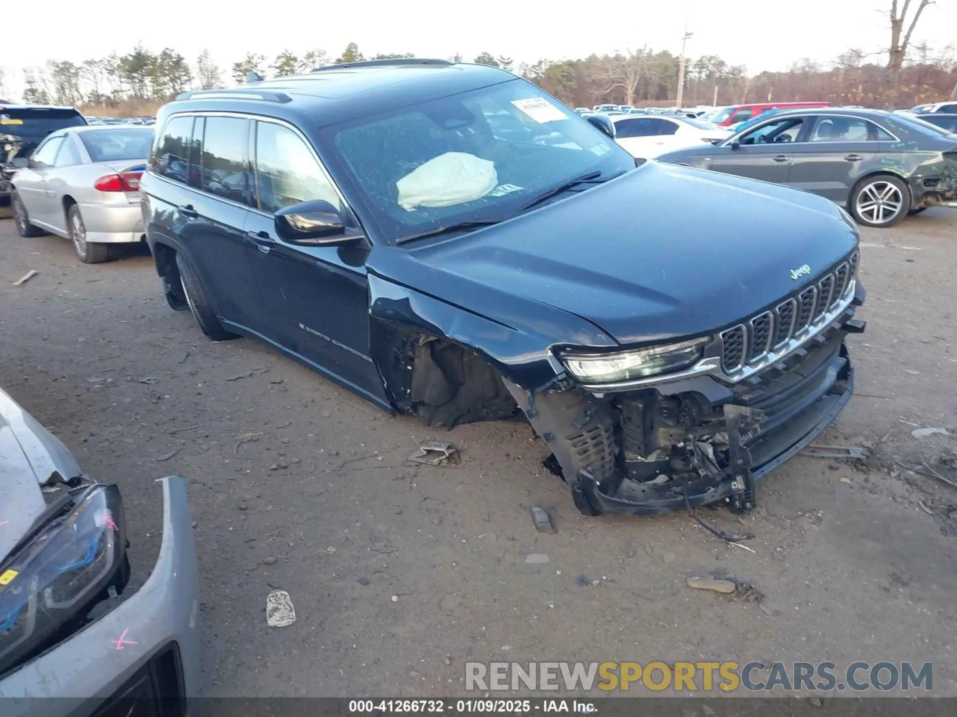 1 Фотография поврежденного автомобиля 1C4RJHAG2PC540747 JEEP GRAND CHEROKEE 2023