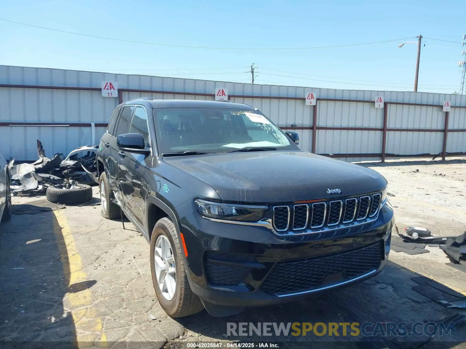 1 Photograph of a damaged car 1C4RJHAG7P8910819 JEEP GRAND CHEROKEE 2023