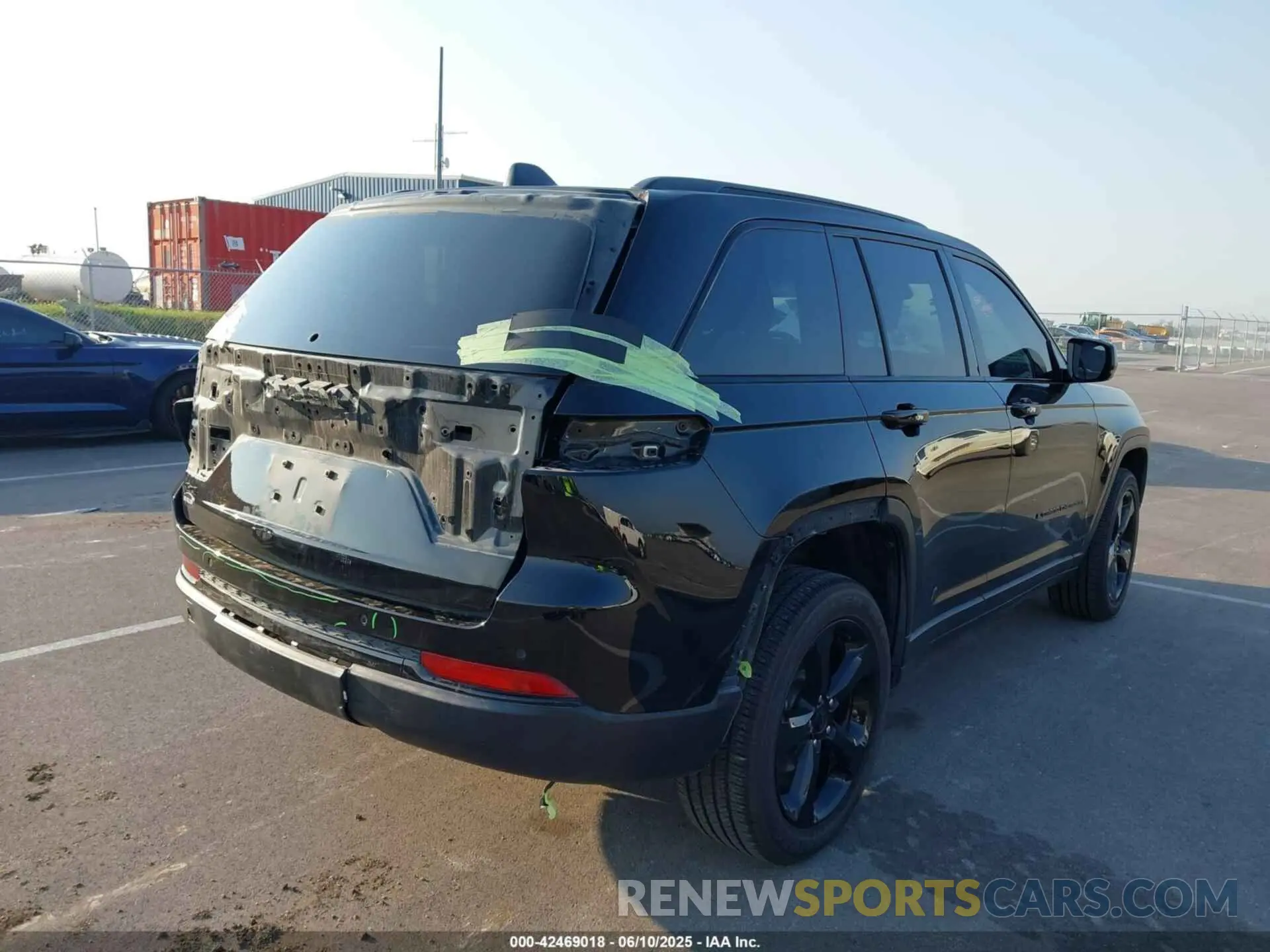 4 Photograph of a damaged car 1C4RJHAG7PC608850 JEEP GRAND CHEROKEE 2023