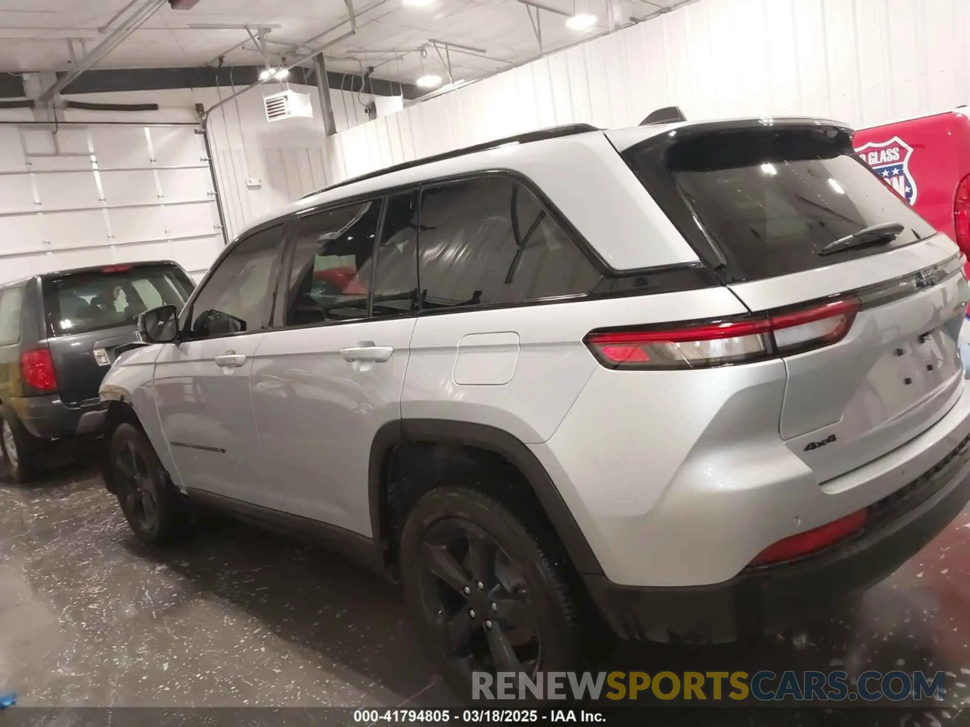 15 Photograph of a damaged car 1C4RJHAGXP8882546 JEEP GRAND CHEROKEE 2023