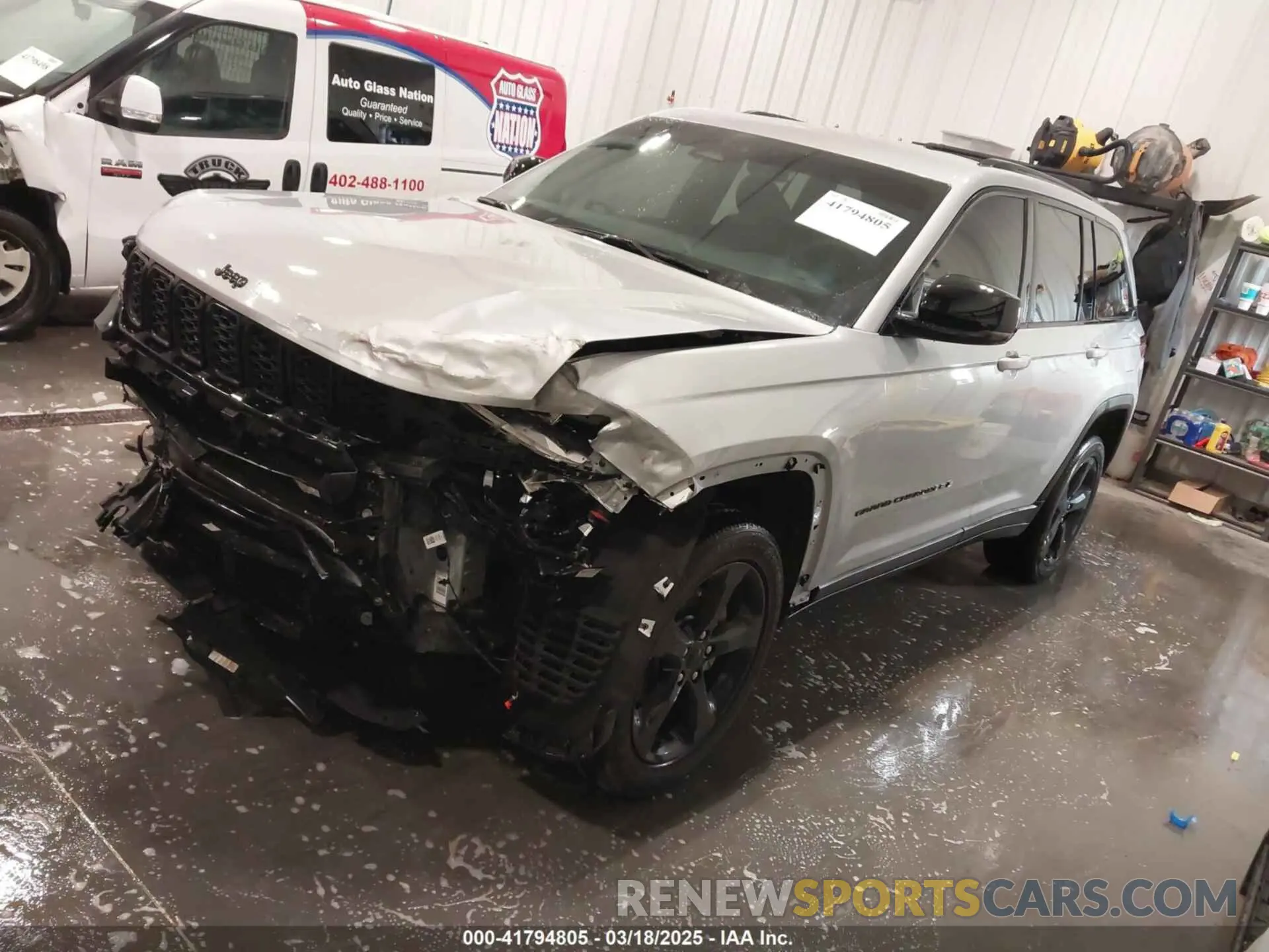 2 Photograph of a damaged car 1C4RJHAGXP8882546 JEEP GRAND CHEROKEE 2023
