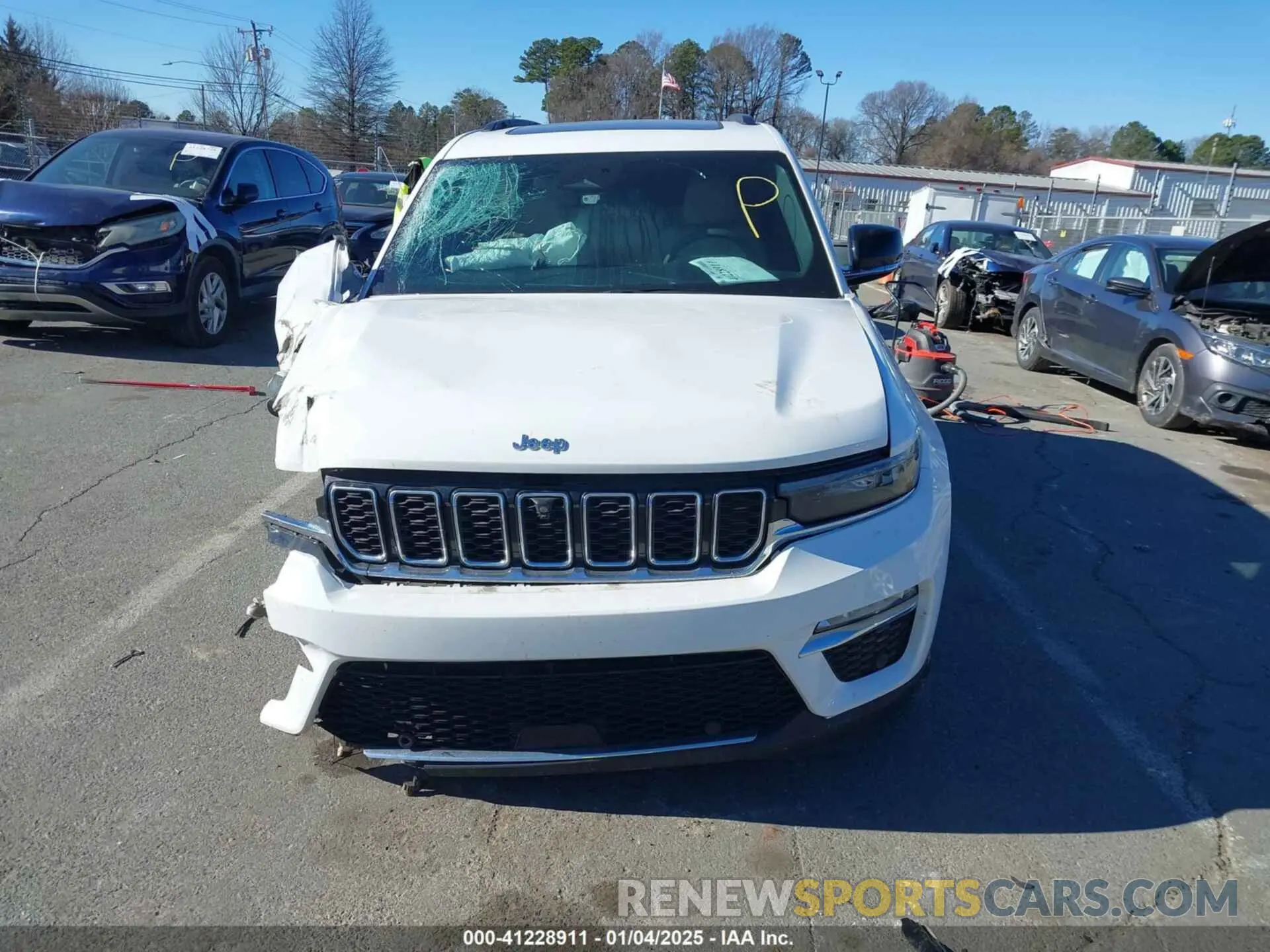 13 Photograph of a damaged car 1C4RJHBG2PC566246 JEEP GRAND CHEROKEE 2023