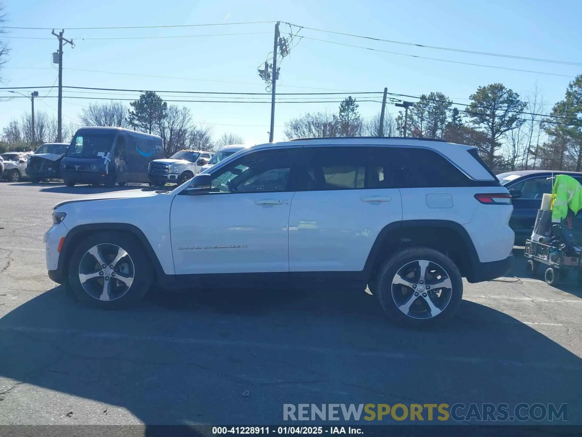 15 Photograph of a damaged car 1C4RJHBG2PC566246 JEEP GRAND CHEROKEE 2023