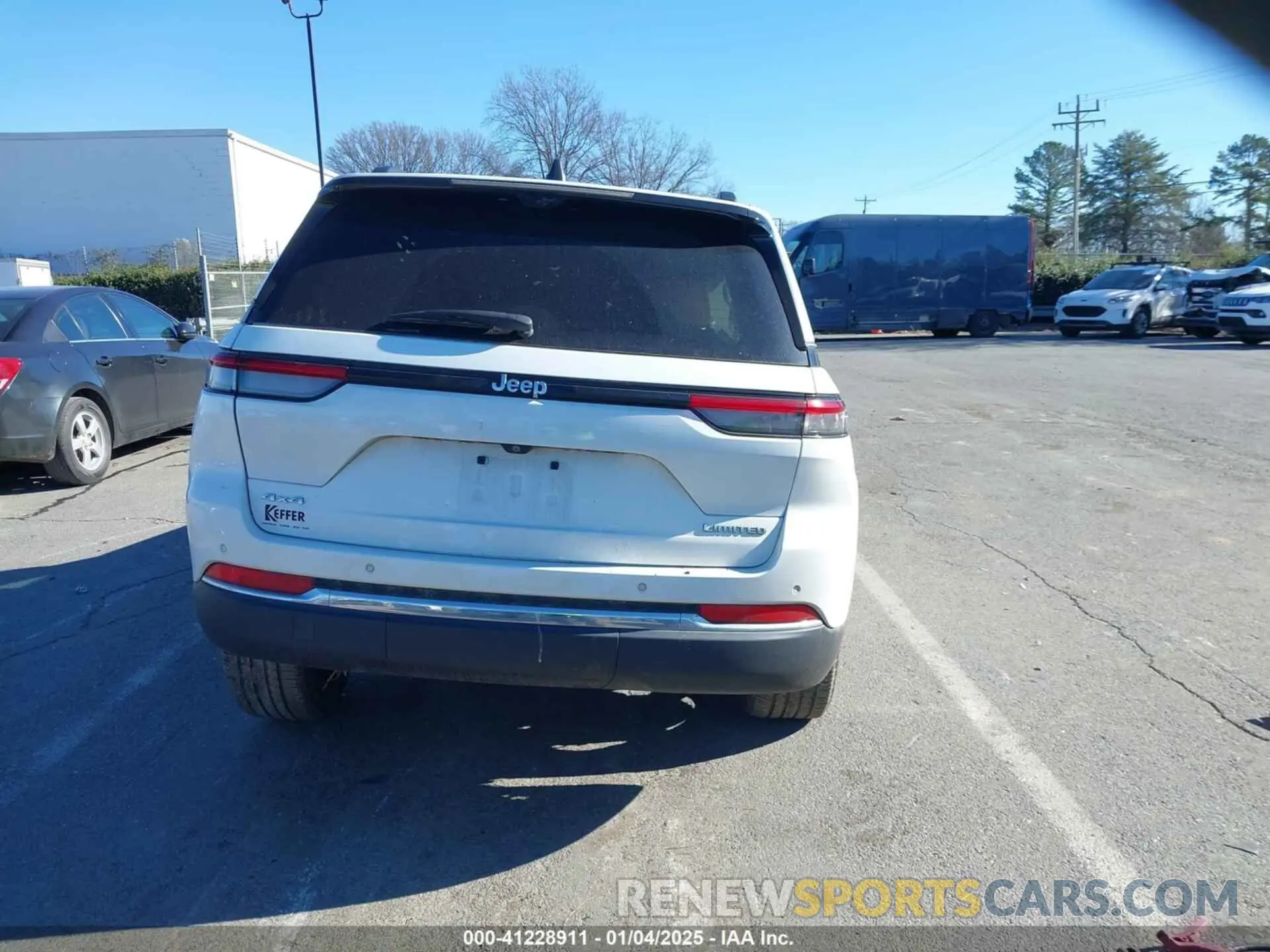 17 Photograph of a damaged car 1C4RJHBG2PC566246 JEEP GRAND CHEROKEE 2023