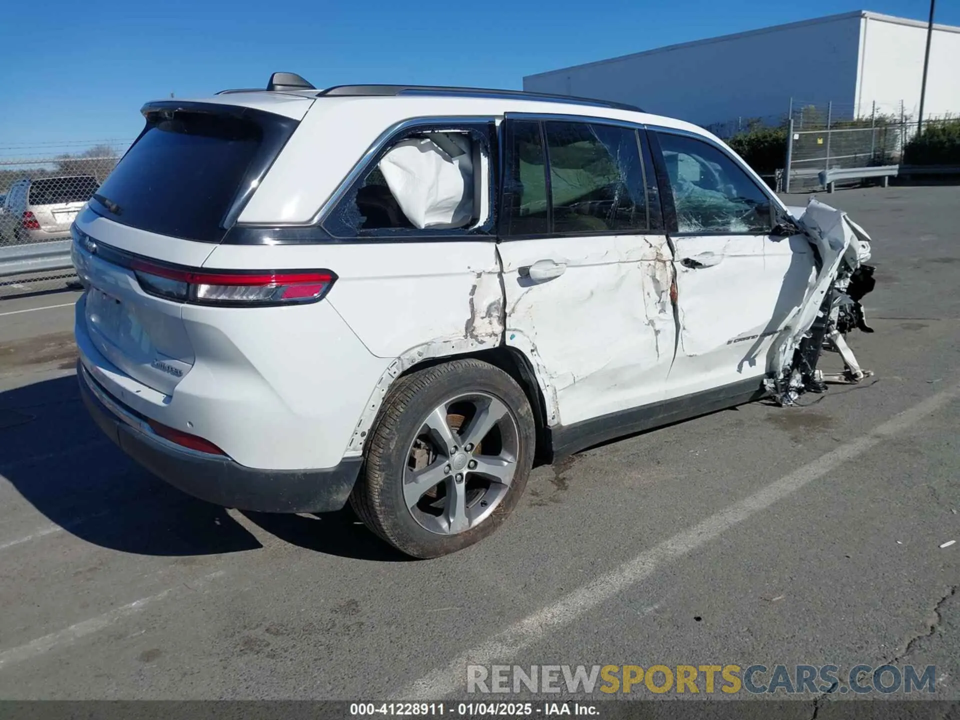4 Photograph of a damaged car 1C4RJHBG2PC566246 JEEP GRAND CHEROKEE 2023