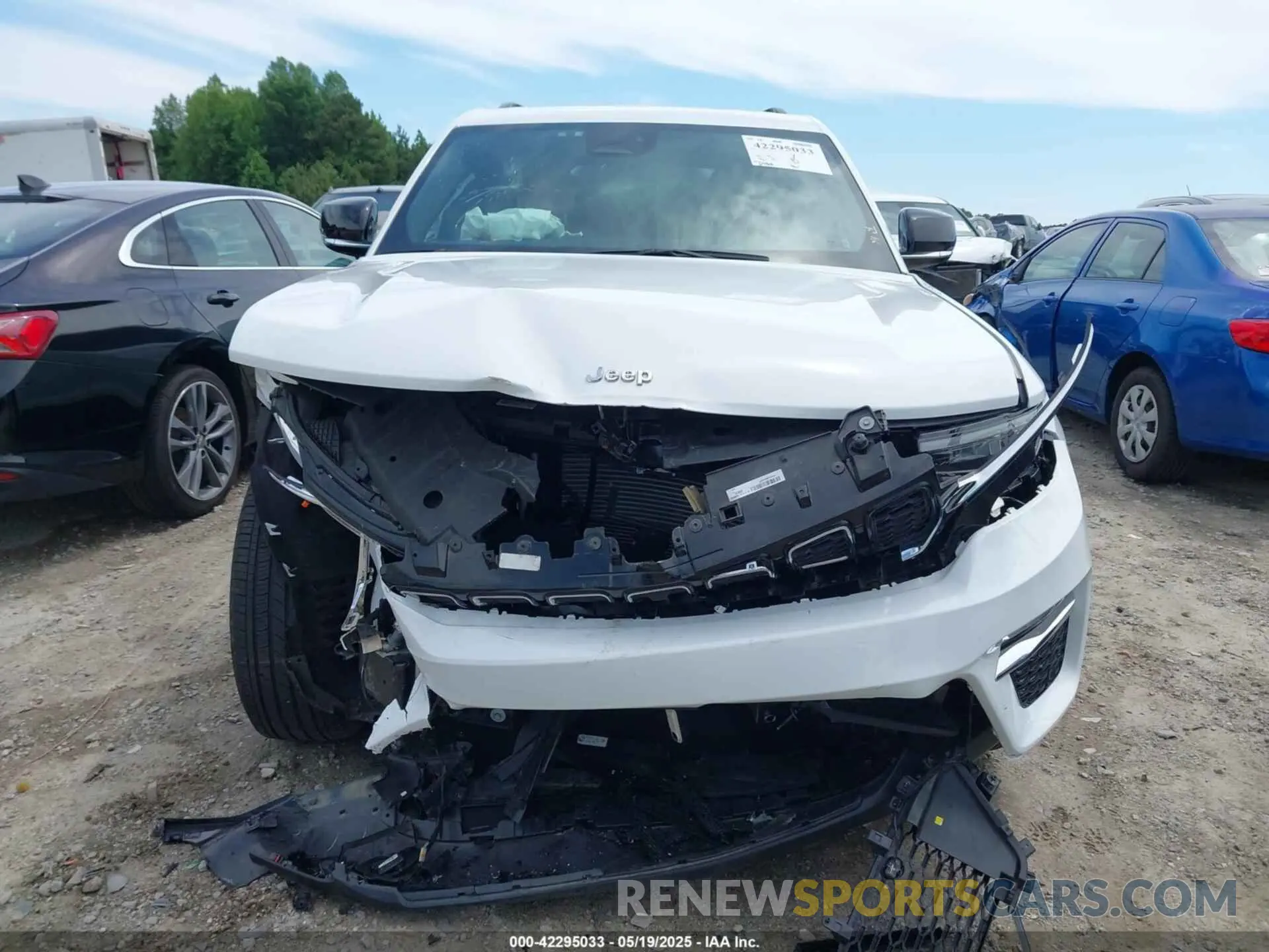 12 Photograph of a damaged car 1C4RJHBG3PC625434 JEEP GRAND CHEROKEE 2023