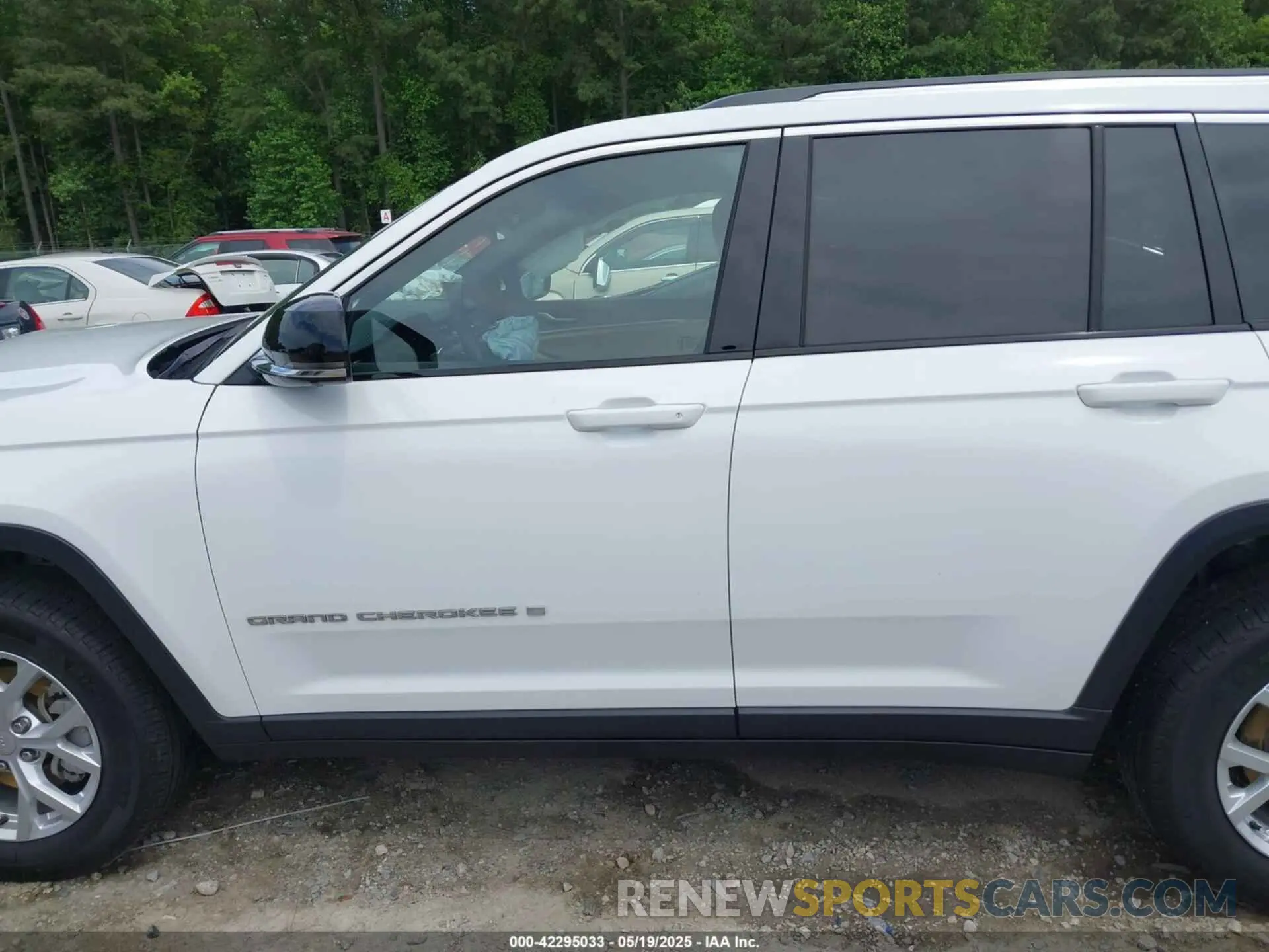 14 Photograph of a damaged car 1C4RJHBG3PC625434 JEEP GRAND CHEROKEE 2023