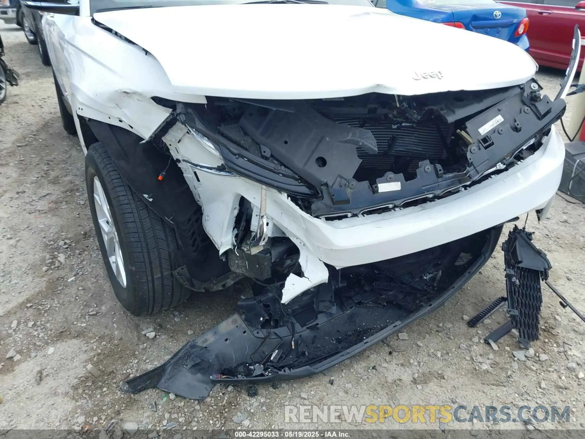 18 Photograph of a damaged car 1C4RJHBG3PC625434 JEEP GRAND CHEROKEE 2023