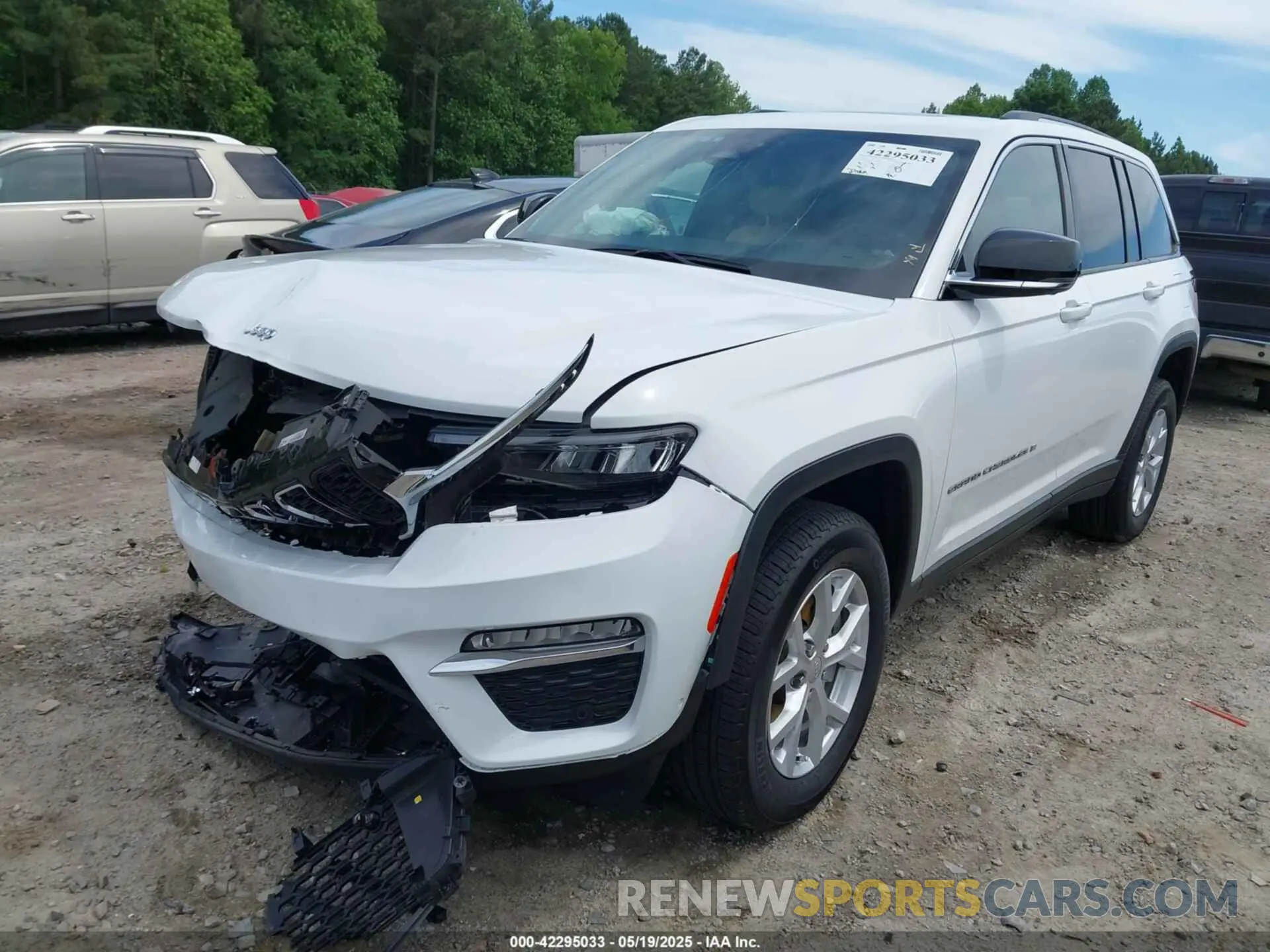 2 Photograph of a damaged car 1C4RJHBG3PC625434 JEEP GRAND CHEROKEE 2023