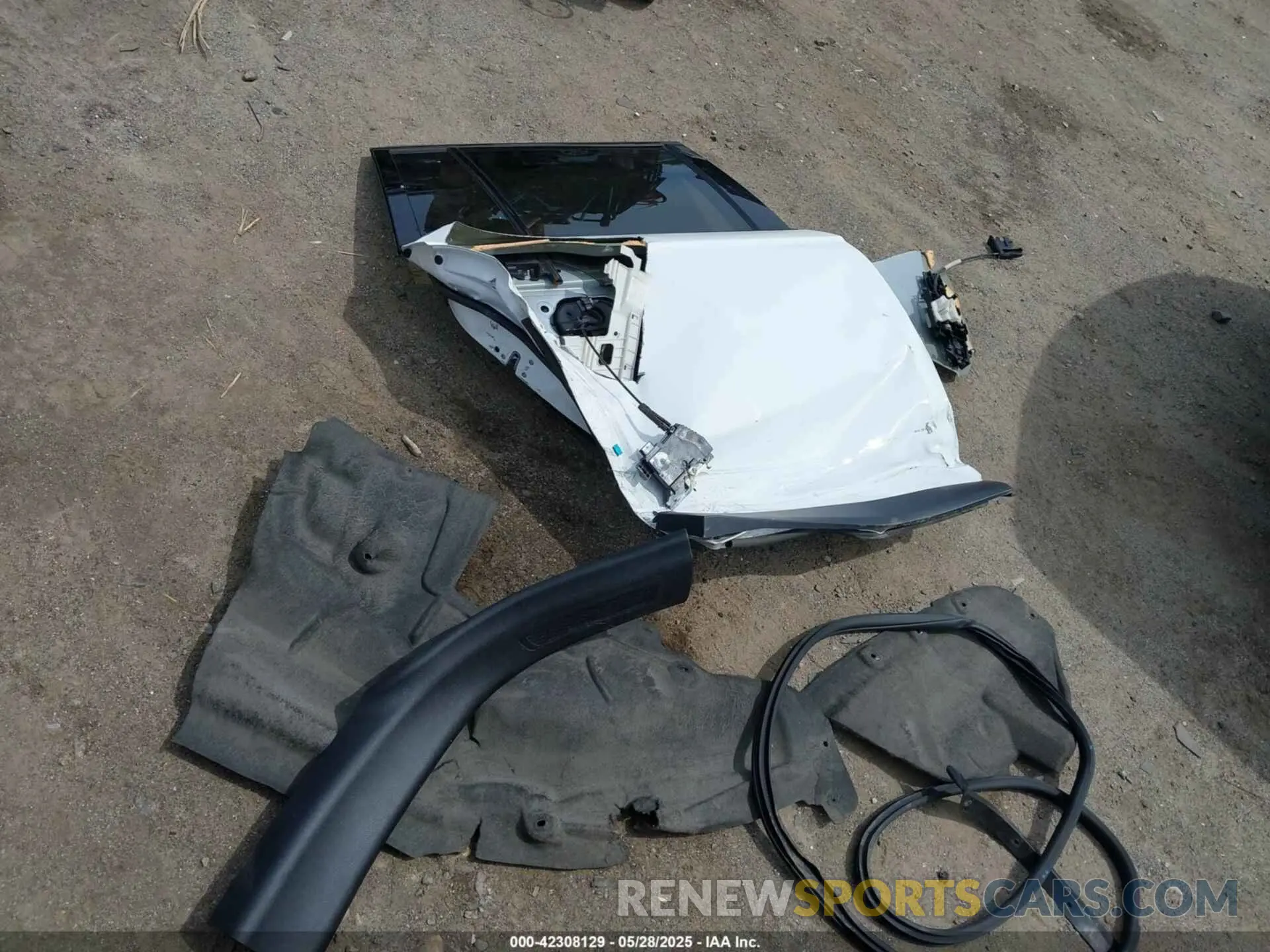 12 Photograph of a damaged car 1C4RJHBG4PC506923 JEEP GRAND CHEROKEE 2023