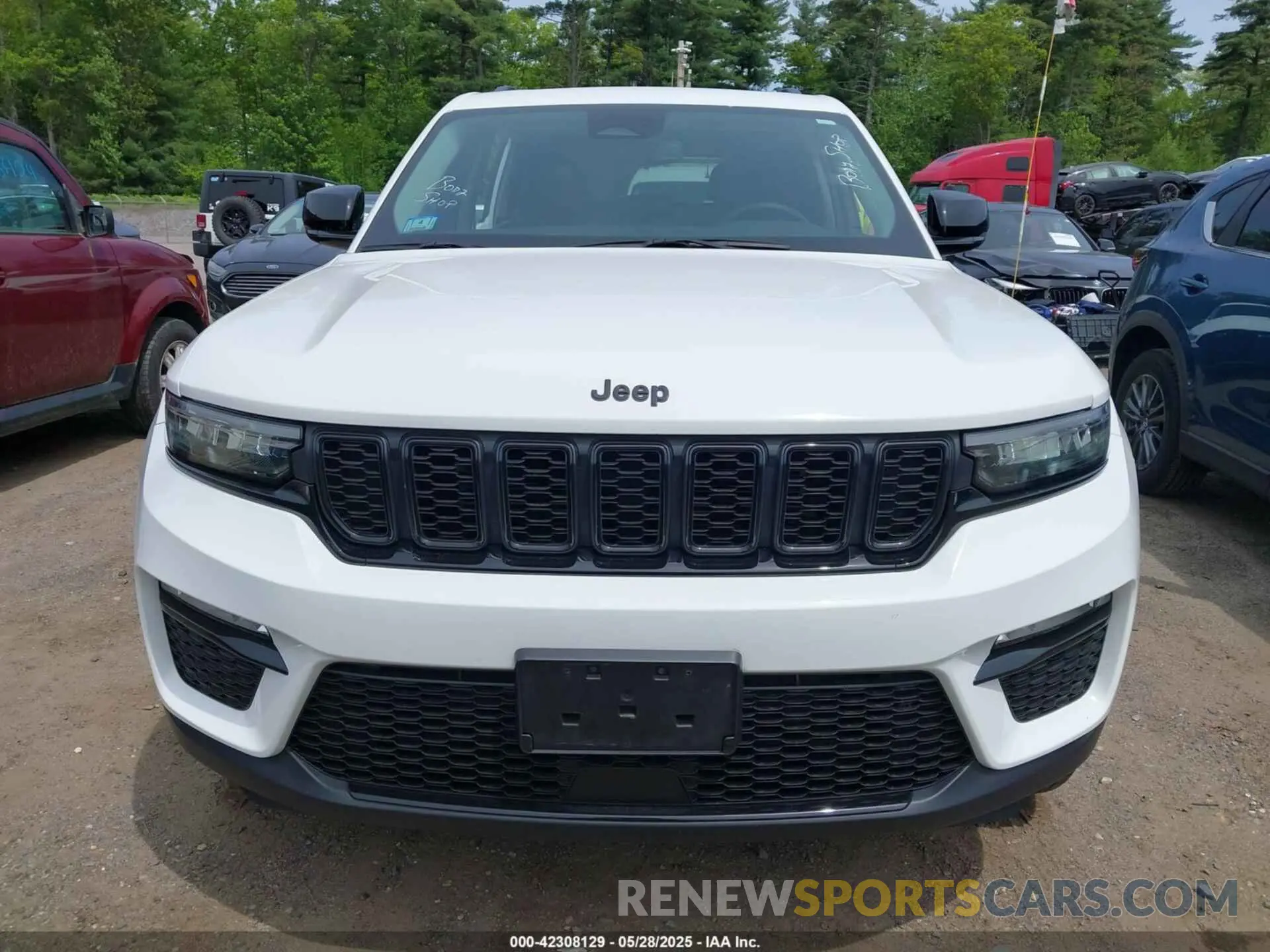 13 Photograph of a damaged car 1C4RJHBG4PC506923 JEEP GRAND CHEROKEE 2023