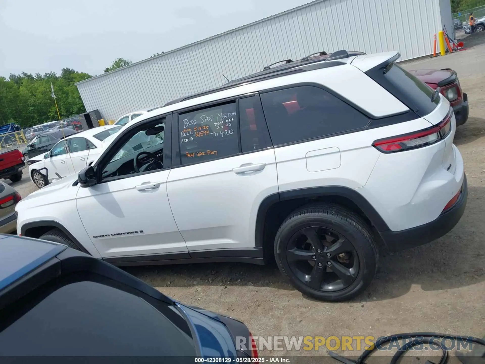 15 Photograph of a damaged car 1C4RJHBG4PC506923 JEEP GRAND CHEROKEE 2023