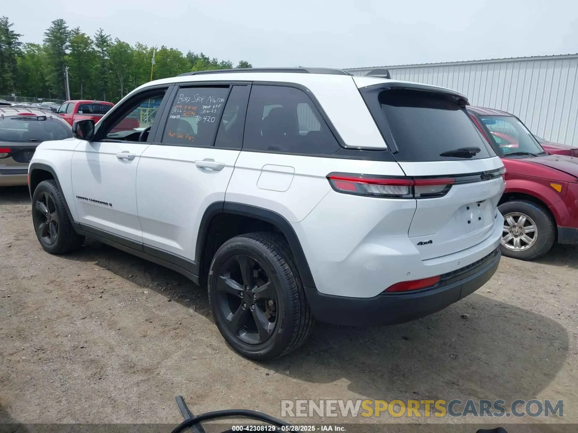 3 Photograph of a damaged car 1C4RJHBG4PC506923 JEEP GRAND CHEROKEE 2023