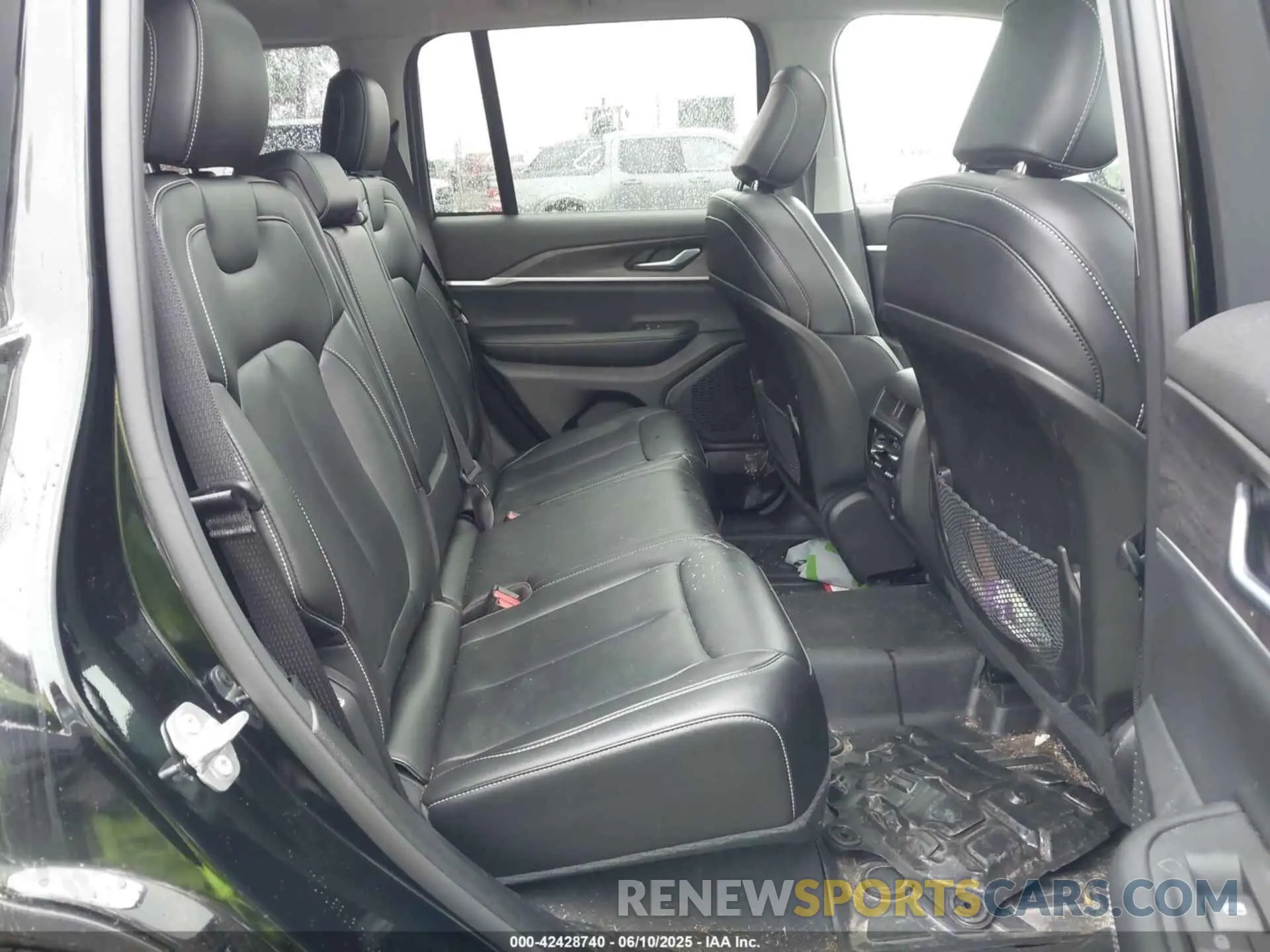 8 Photograph of a damaged car 1C4RJHBG4PC514407 JEEP GRAND CHEROKEE 2023