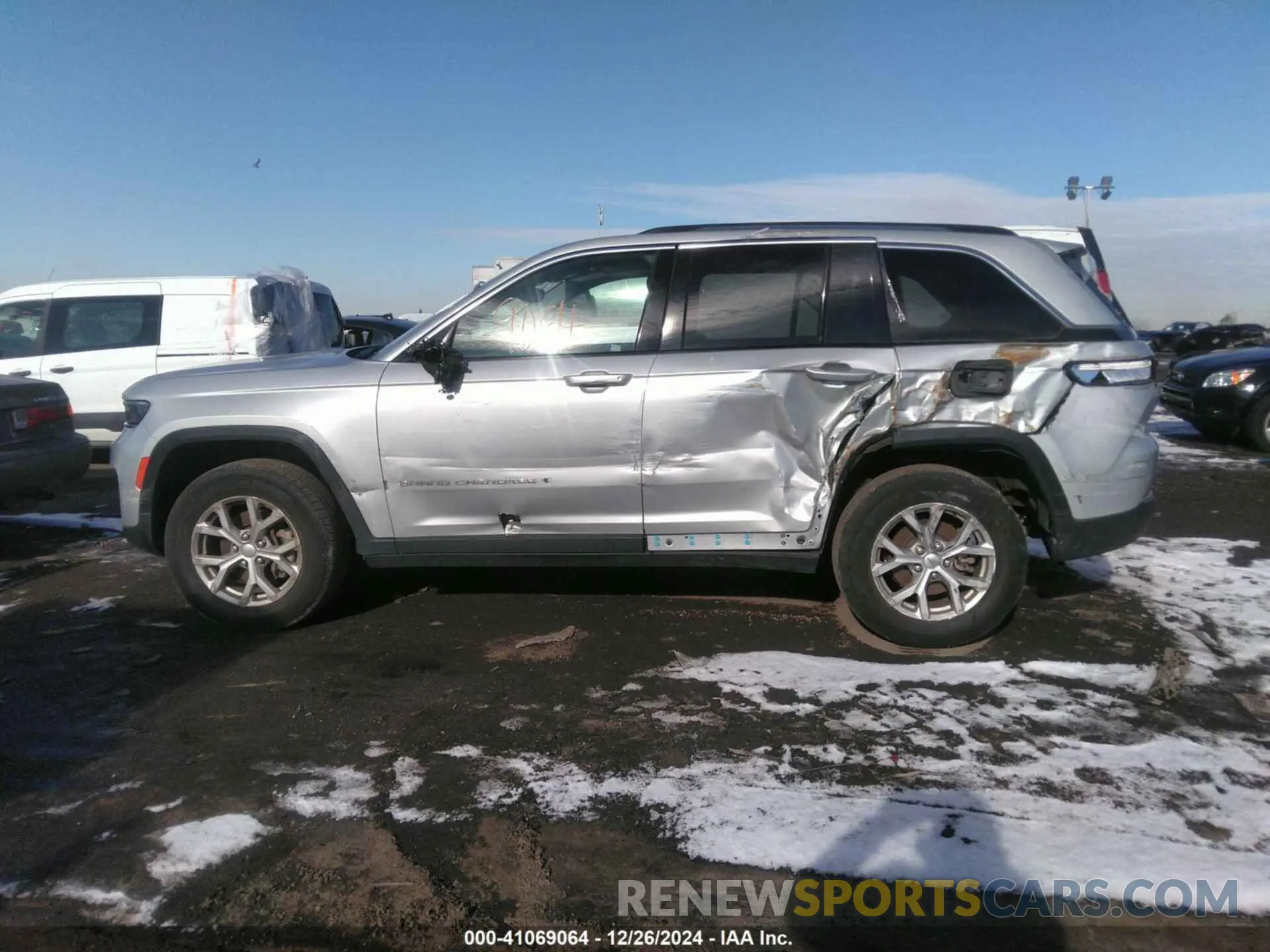 14 Photograph of a damaged car 1C4RJHBG4PC586661 JEEP GRAND CHEROKEE 2023