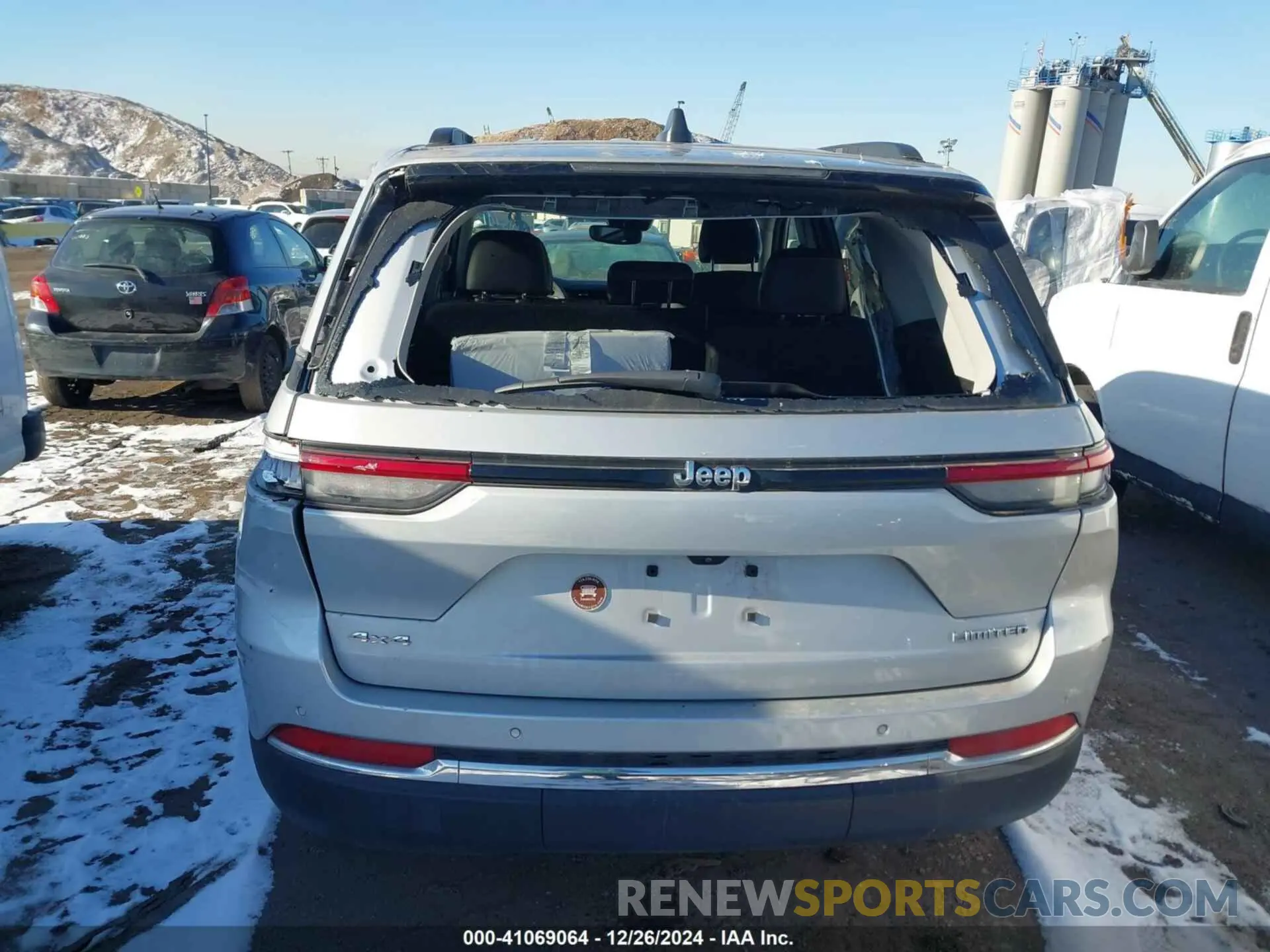 16 Photograph of a damaged car 1C4RJHBG4PC586661 JEEP GRAND CHEROKEE 2023