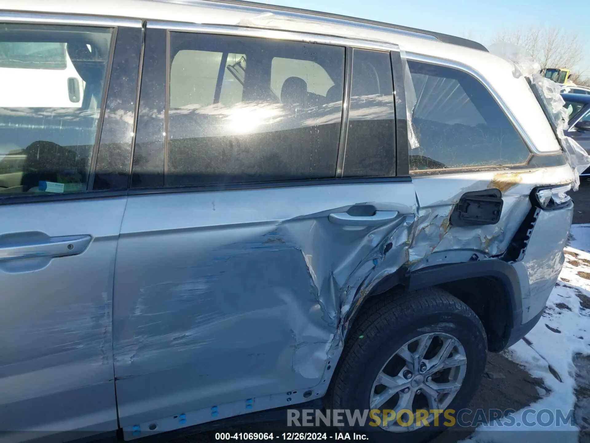 6 Photograph of a damaged car 1C4RJHBG4PC586661 JEEP GRAND CHEROKEE 2023