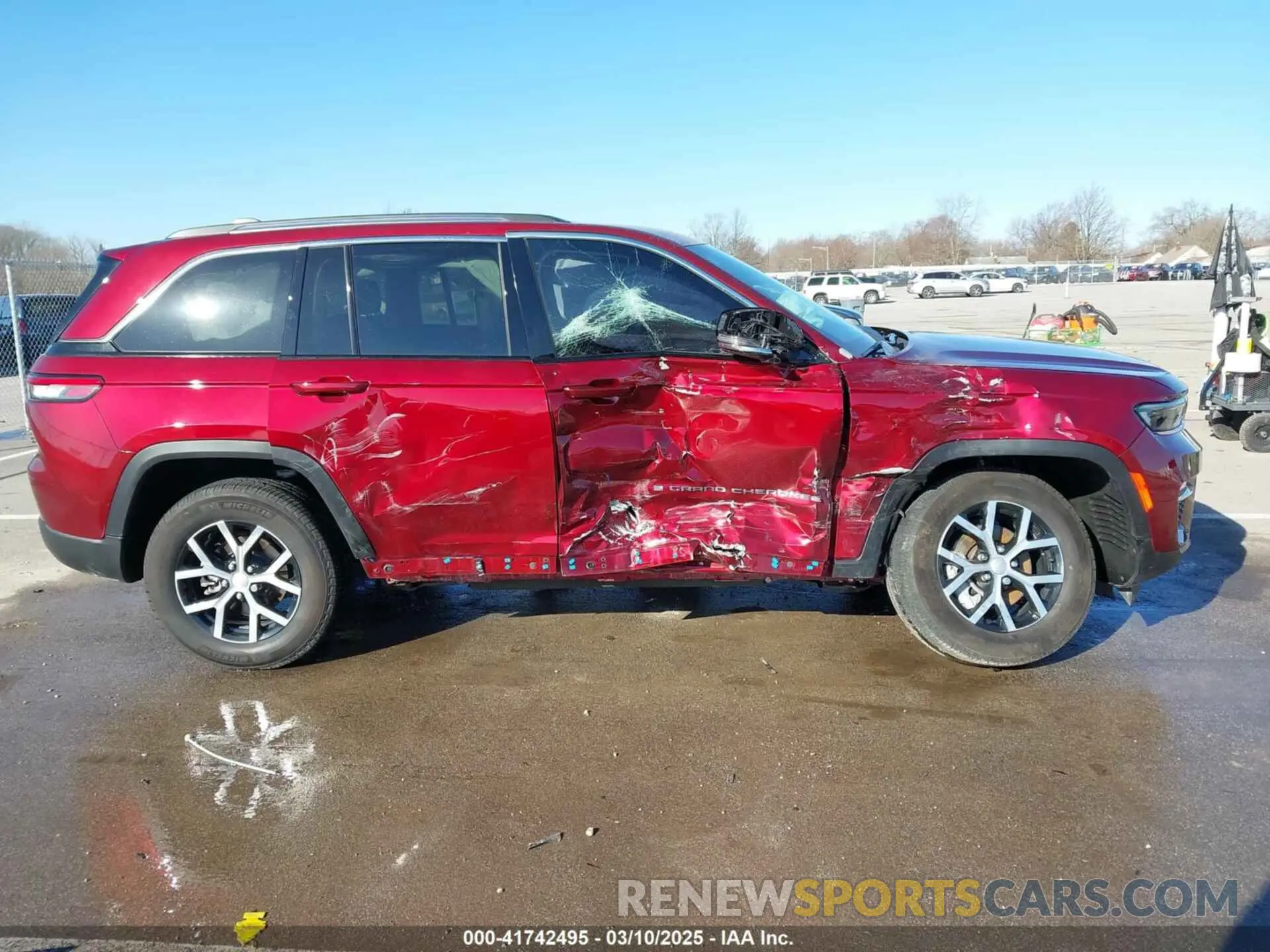 6 Photograph of a damaged car 1C4RJHBG7PC536384 JEEP GRAND CHEROKEE 2023
