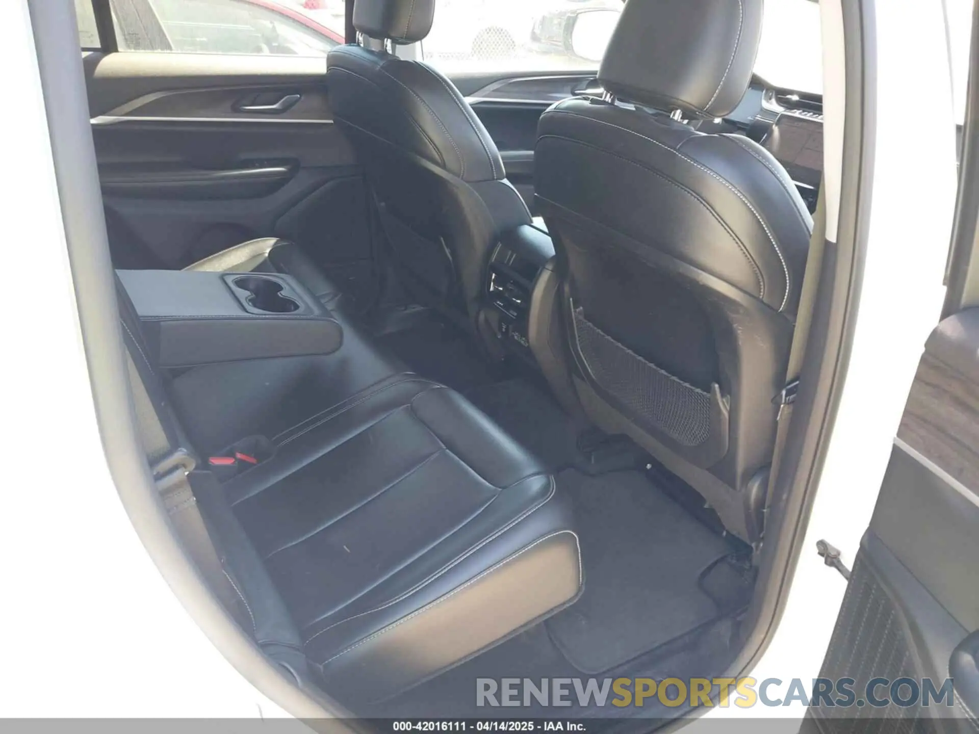 8 Фотография поврежденного автомобиля 1C4RJHBG8PC512692 JEEP GRAND CHEROKEE 2023