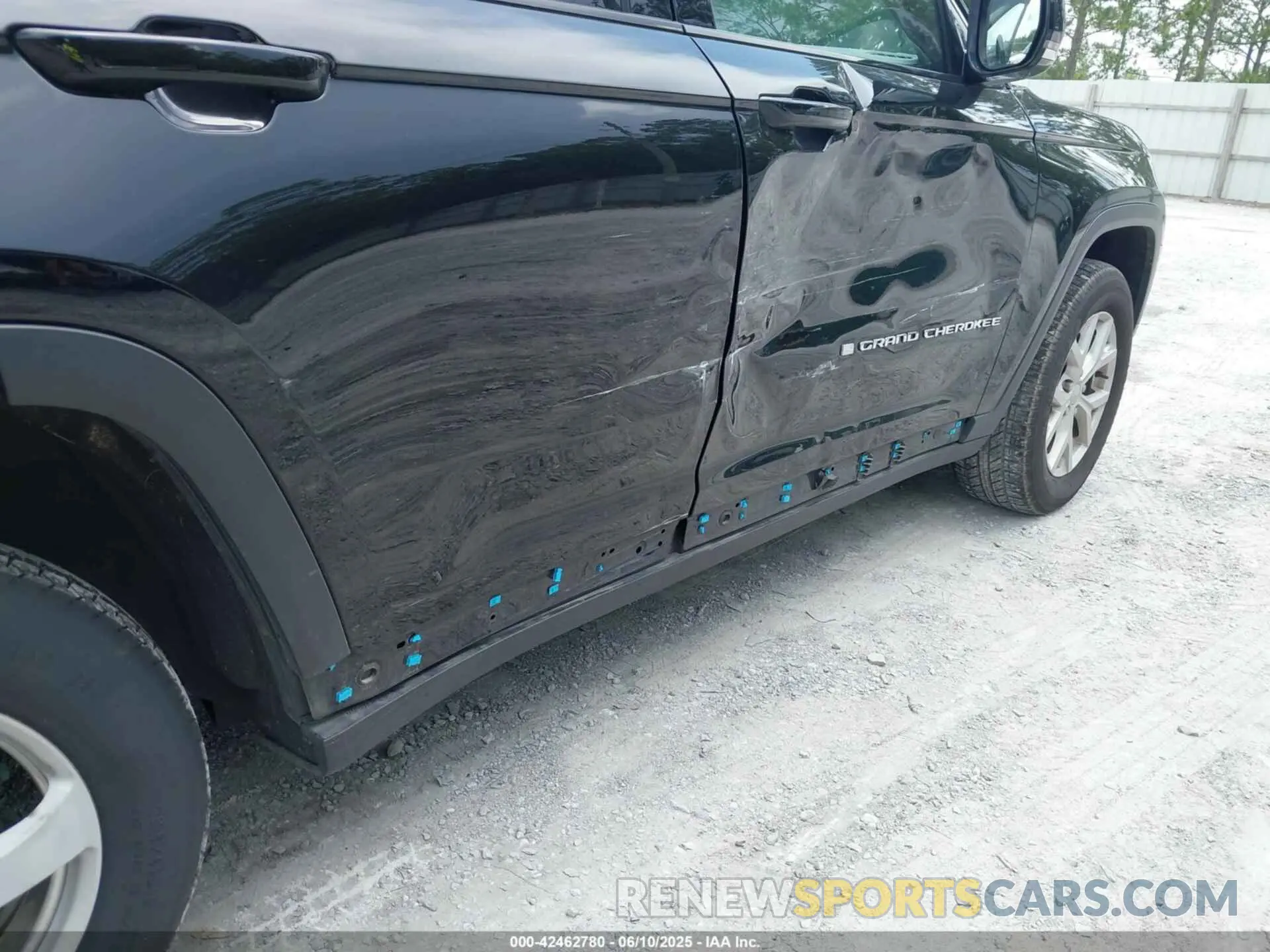 6 Photograph of a damaged car 1C4RJHBG8PC525457 JEEP GRAND CHEROKEE 2023