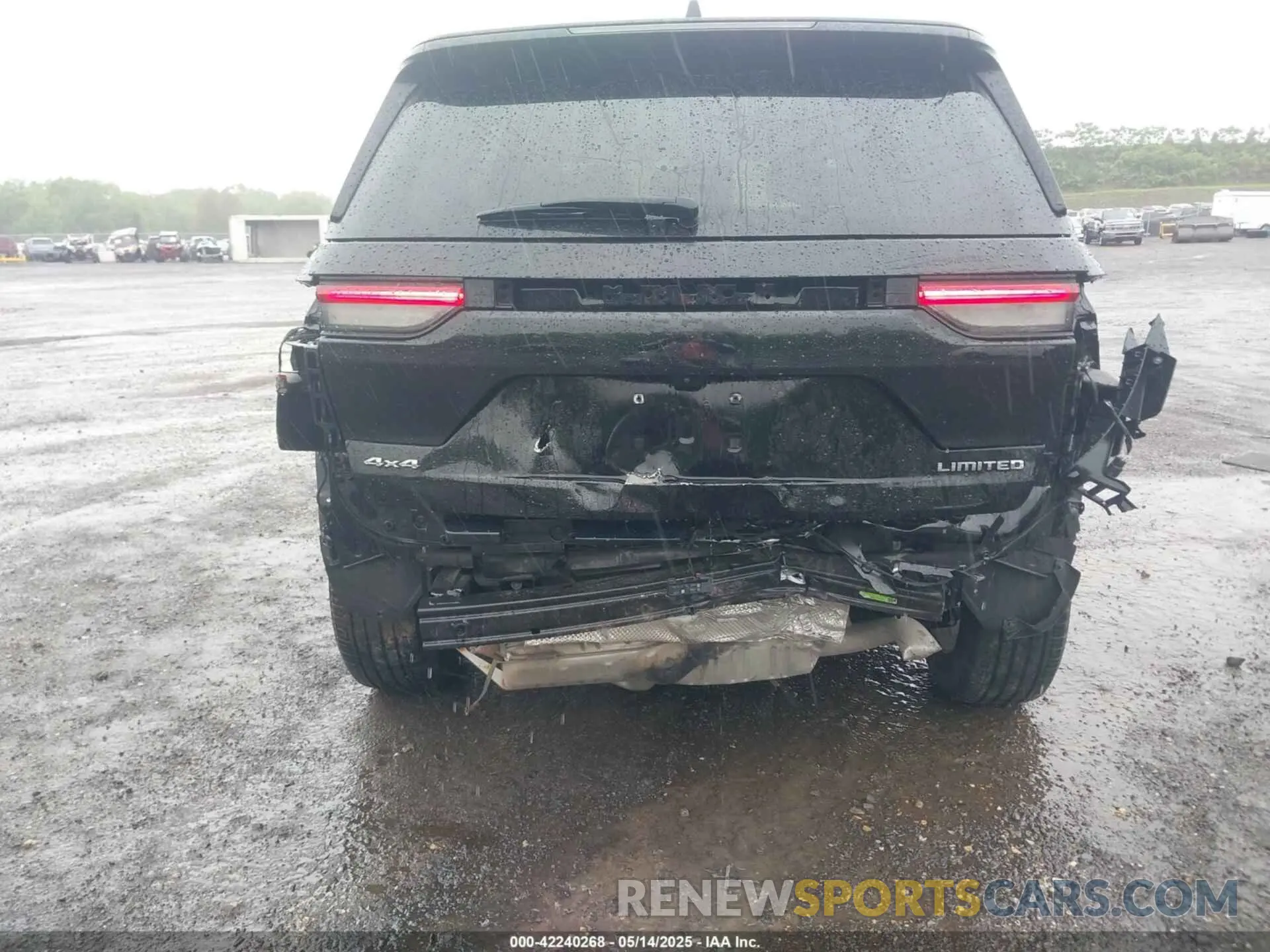6 Photograph of a damaged car 1C4RJHBG8PC606569 JEEP GRAND CHEROKEE 2023