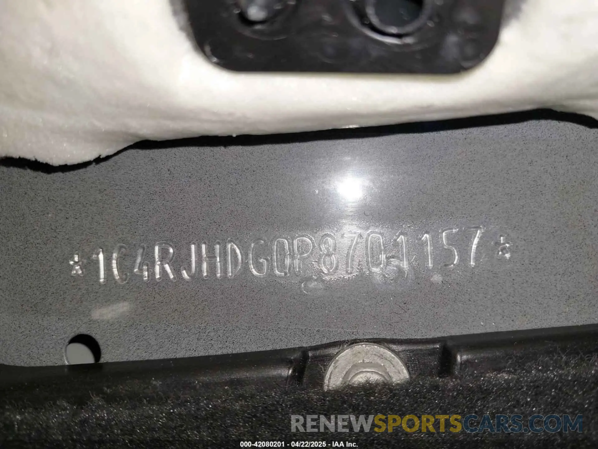 18 Photograph of a damaged car 1C4RJHDG0P8701157 JEEP GRAND CHEROKEE 2023