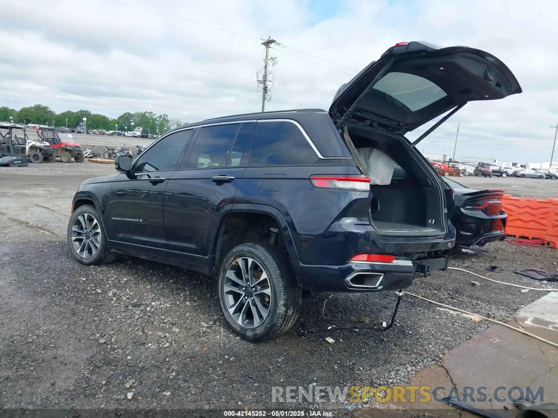 3 Фотография поврежденного автомобиля 1C4RJHDG8P8822650 JEEP GRAND CHEROKEE 2023