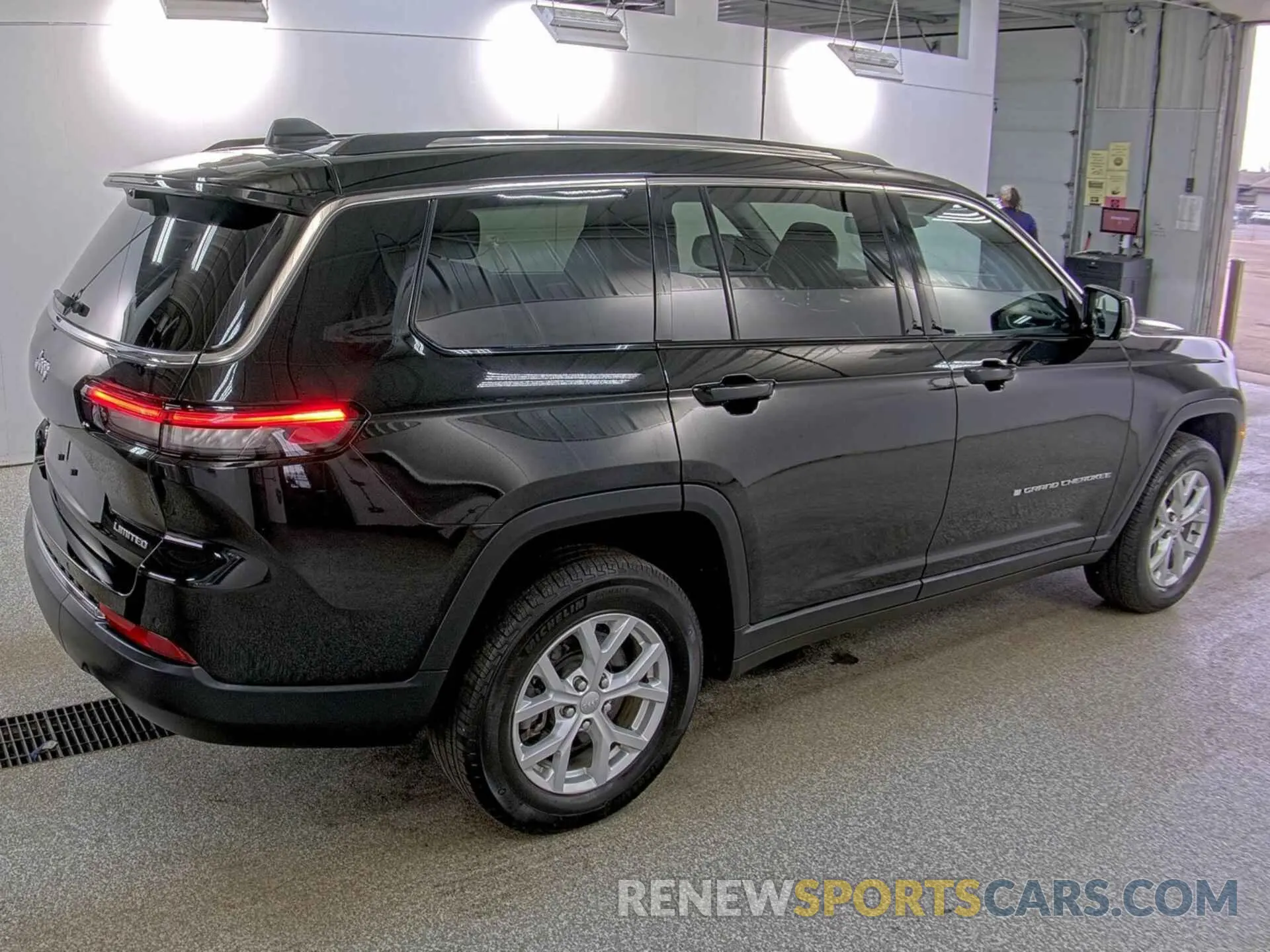 16 Photograph of a damaged car 1C4RJKBG7P8804785 JEEP GRAND CHEROKEE 2023