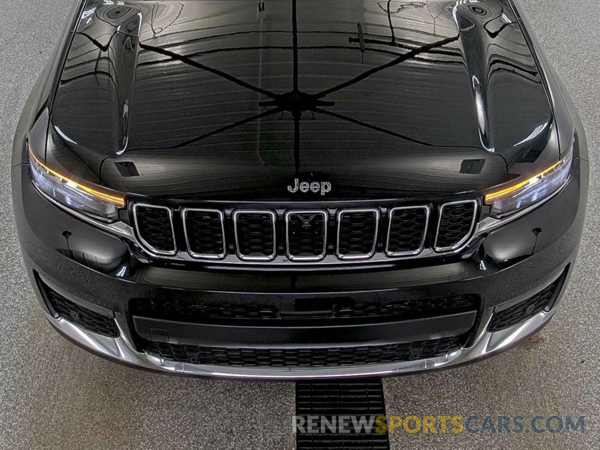 22 Photograph of a damaged car 1C4RJKBG7P8804785 JEEP GRAND CHEROKEE 2023