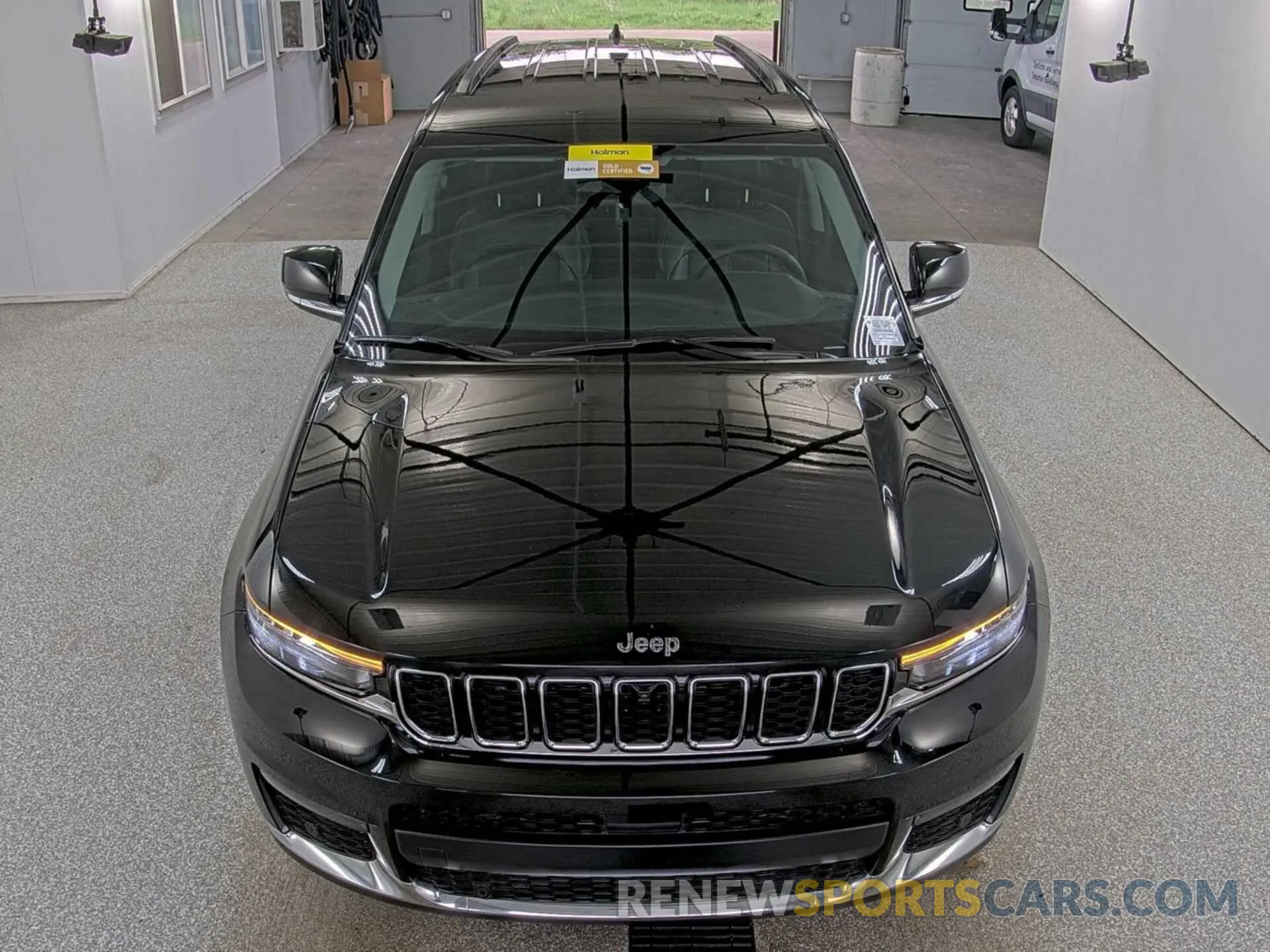 28 Photograph of a damaged car 1C4RJKBG7P8804785 JEEP GRAND CHEROKEE 2023