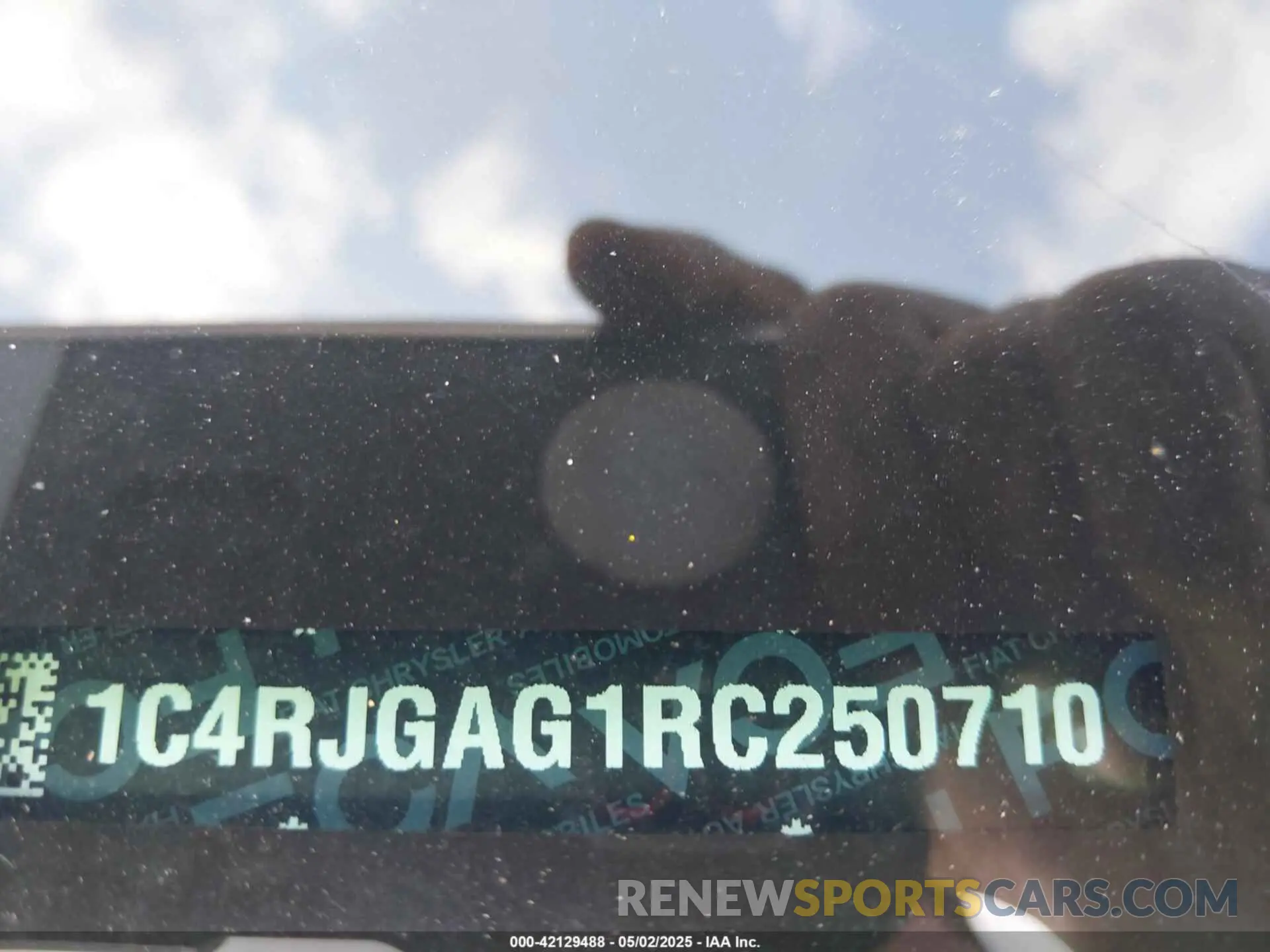 9 Photograph of a damaged car 1C4RJGAG1RC250710 JEEP GRAND CHEROKEE 2024