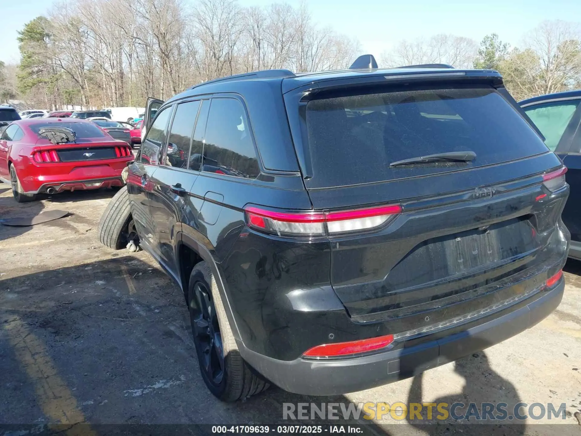 3 Photograph of a damaged car 1C4RJGAG7RC142320 JEEP GRAND CHEROKEE 2024